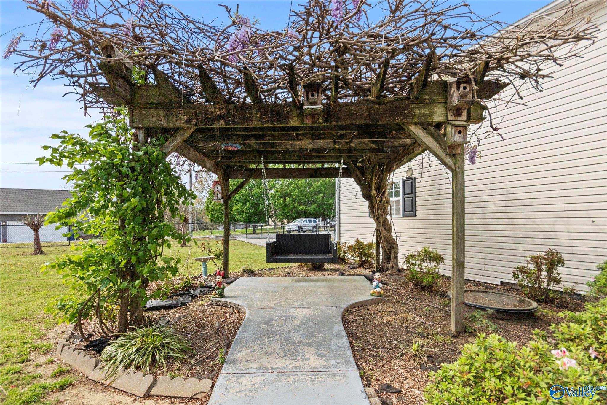 1327 Ponderosa Avenue