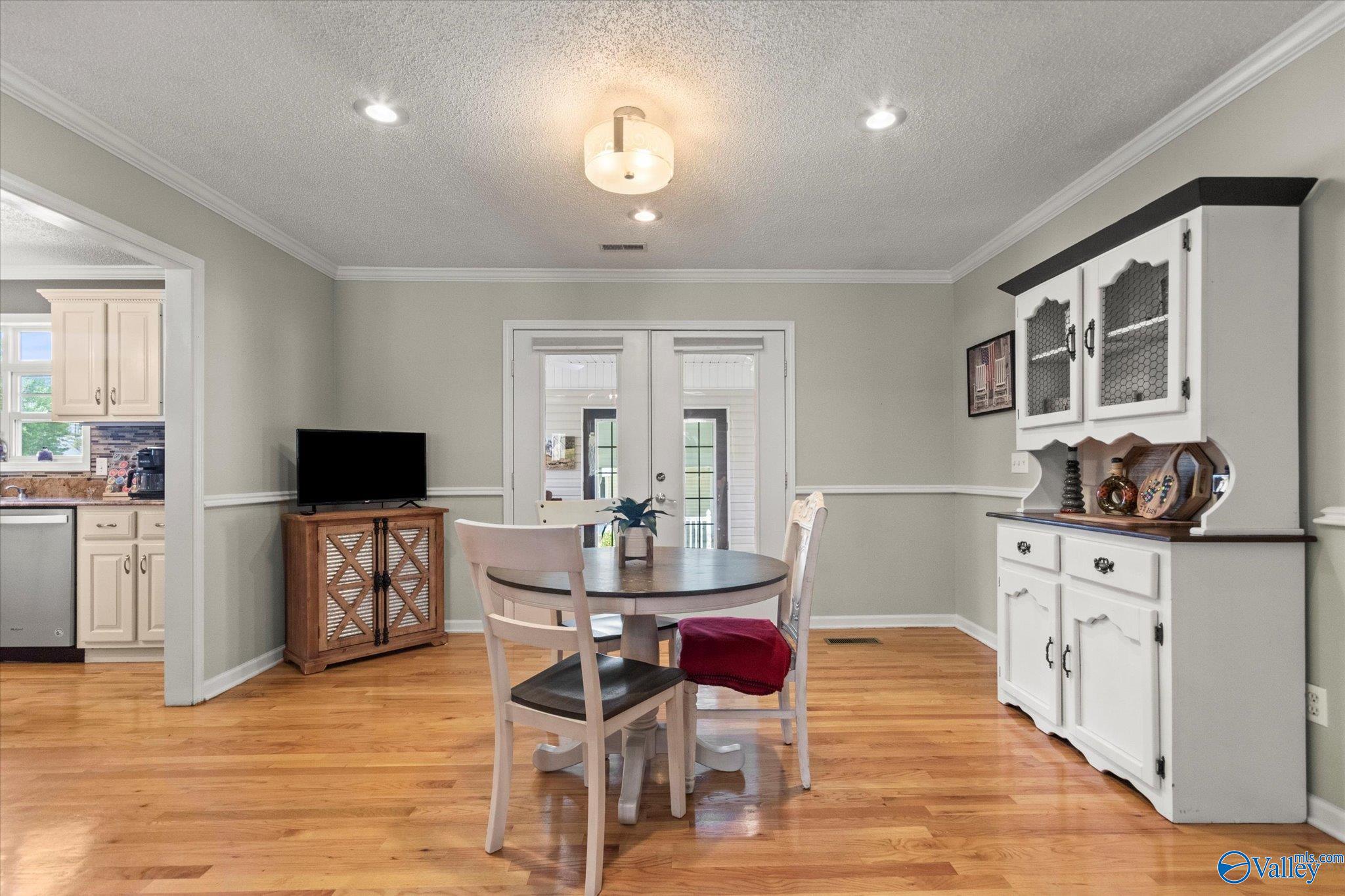 1327 Ponderosa Avenue