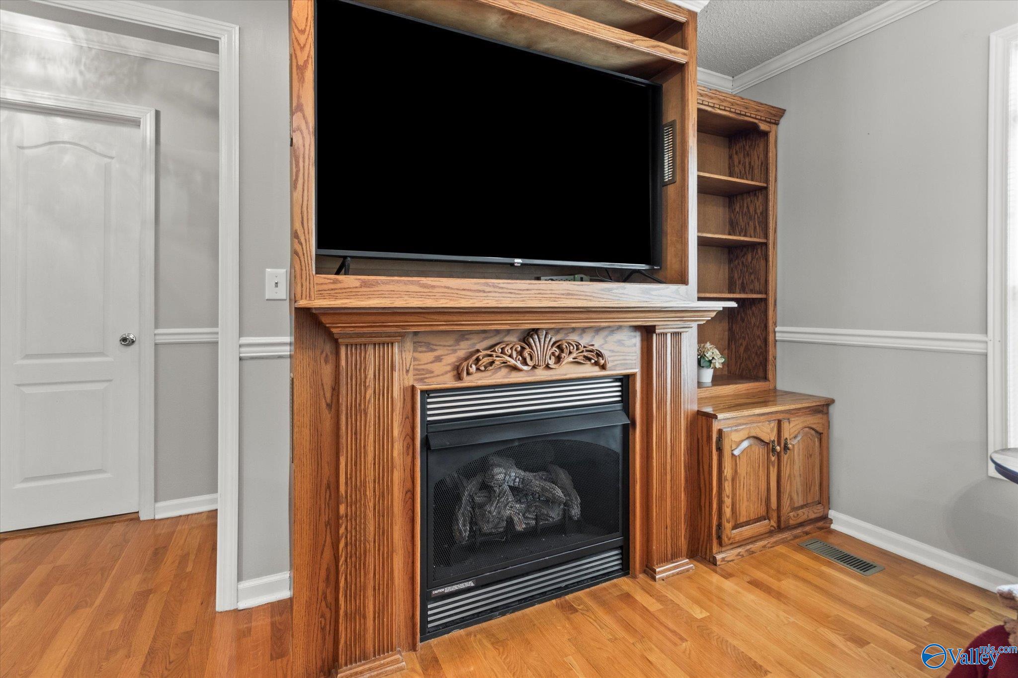 1327 Ponderosa Avenue