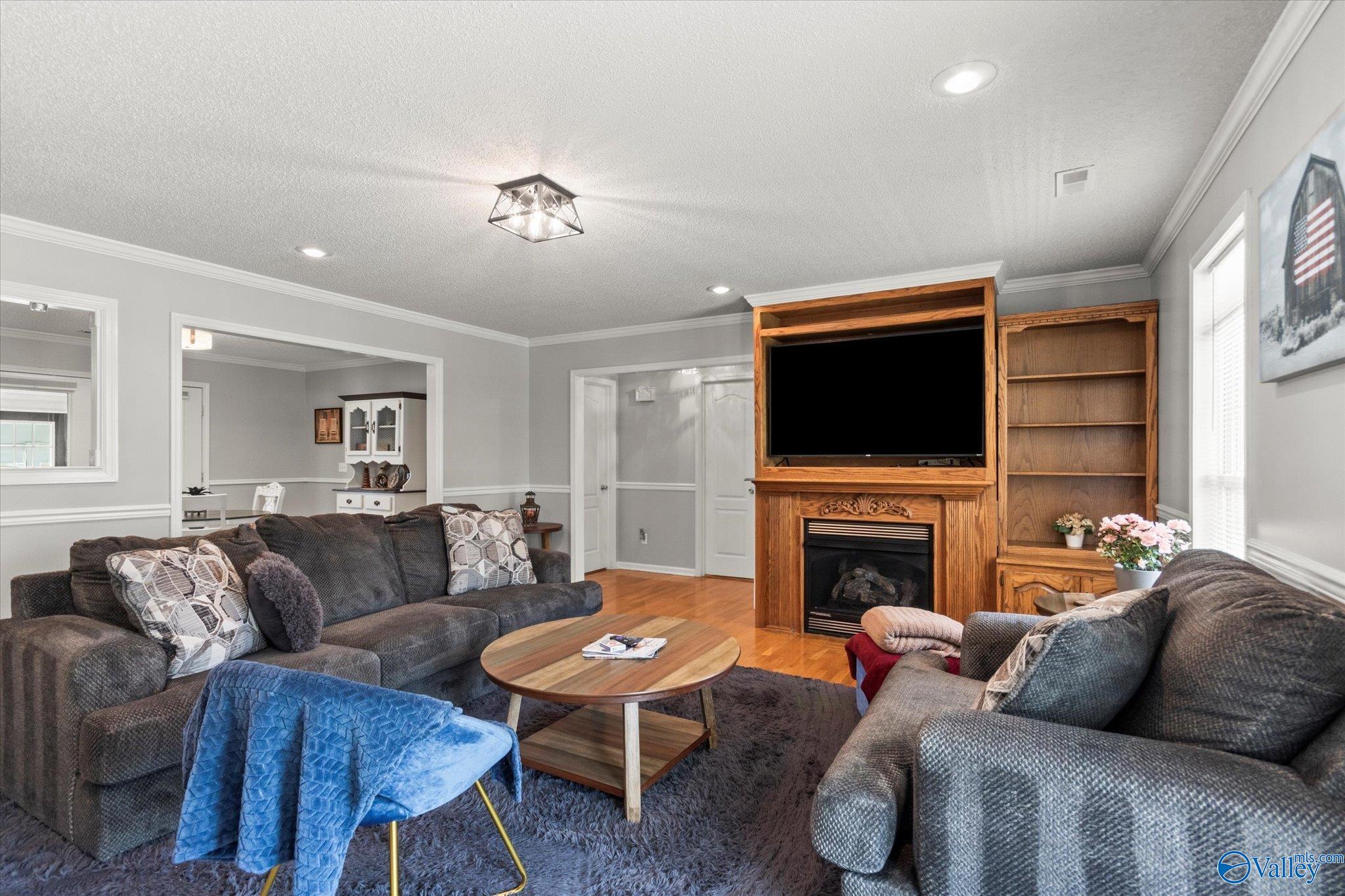 1327 Ponderosa Avenue