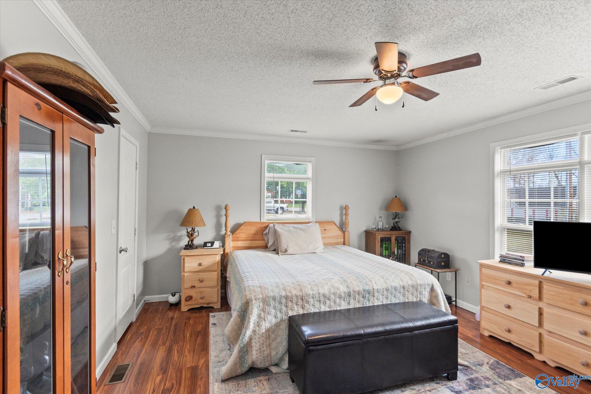 1327 Ponderosa Avenue