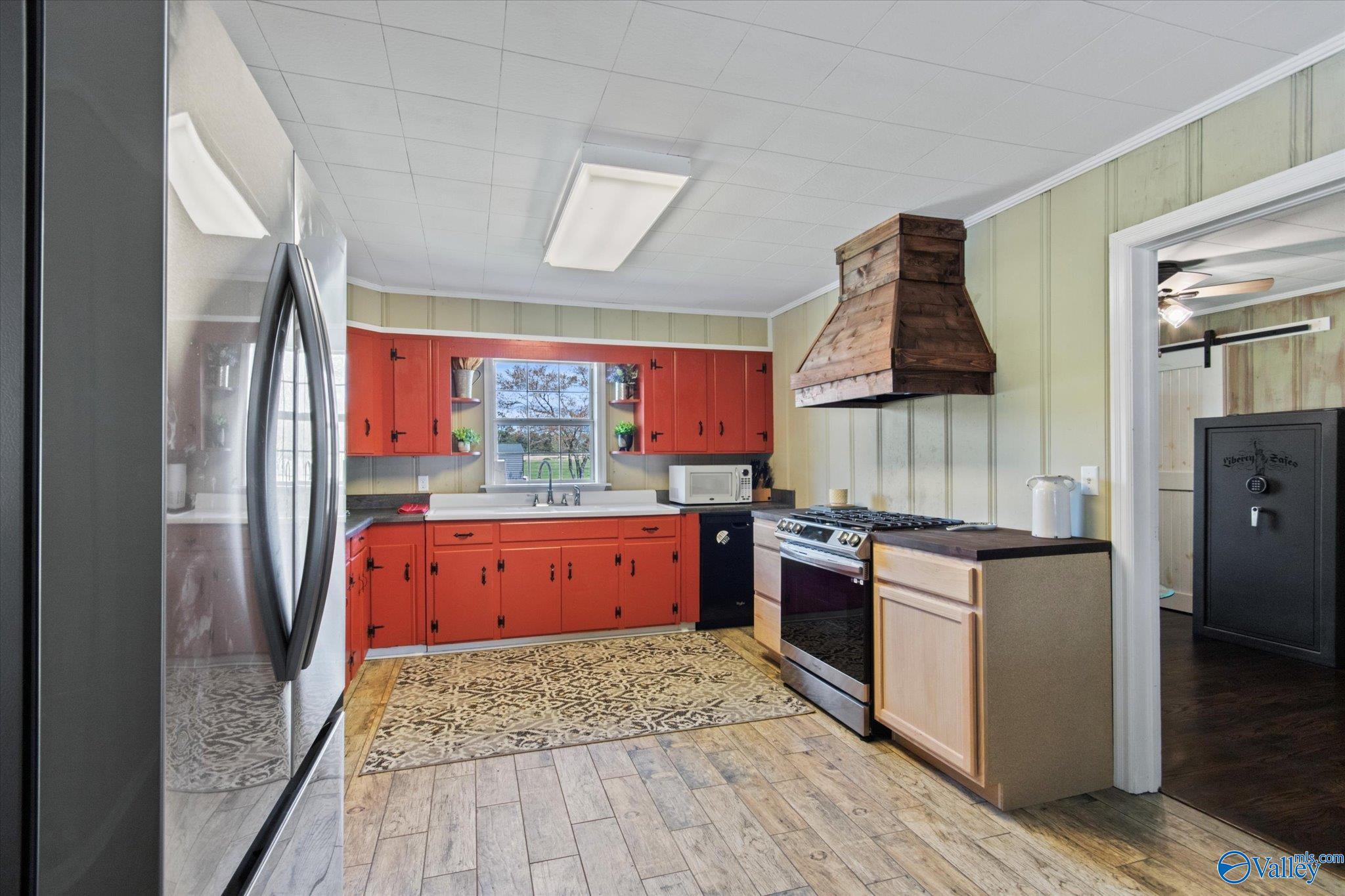 447 East Henderson Road