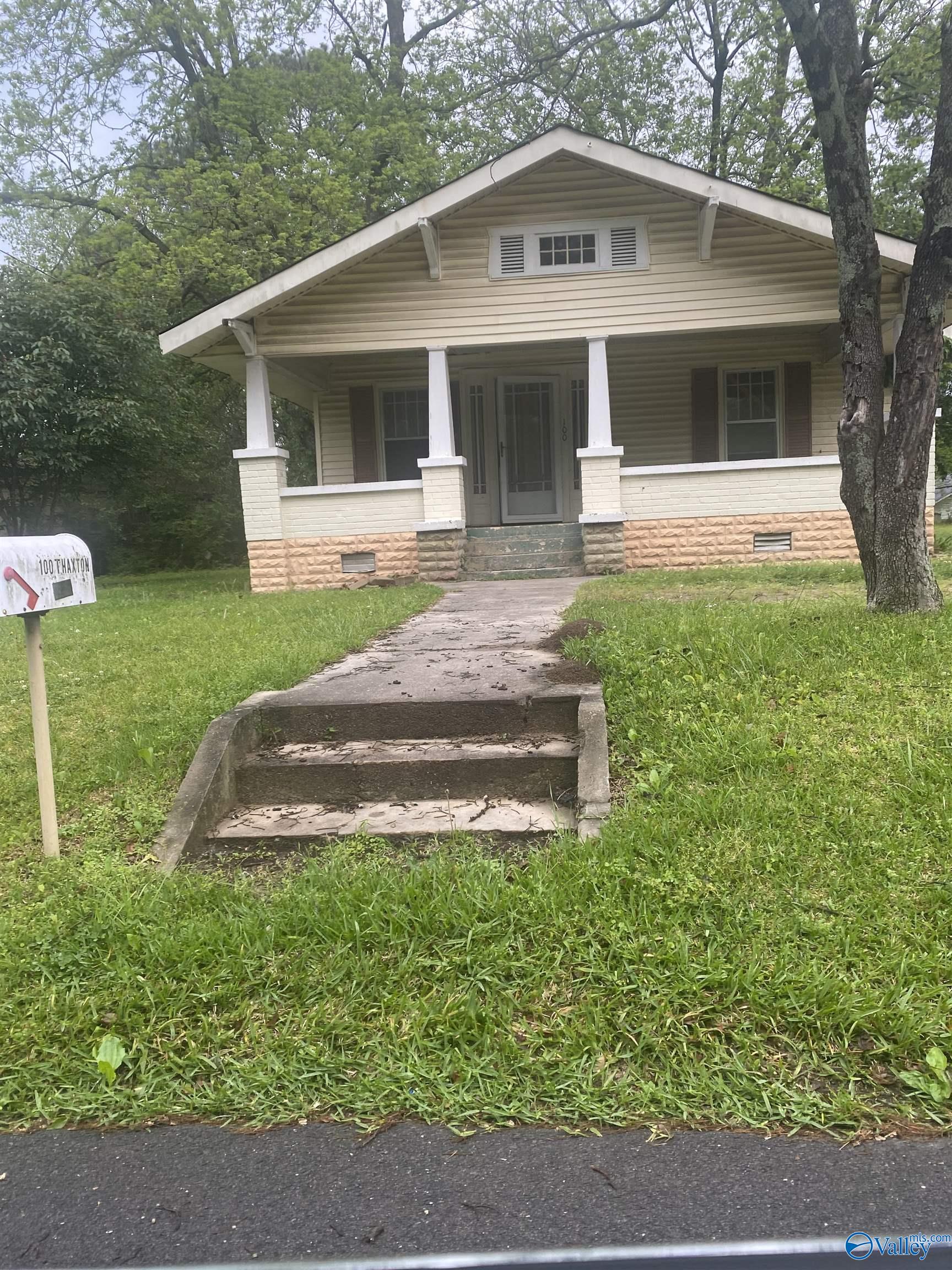 100 North Thaxton Street