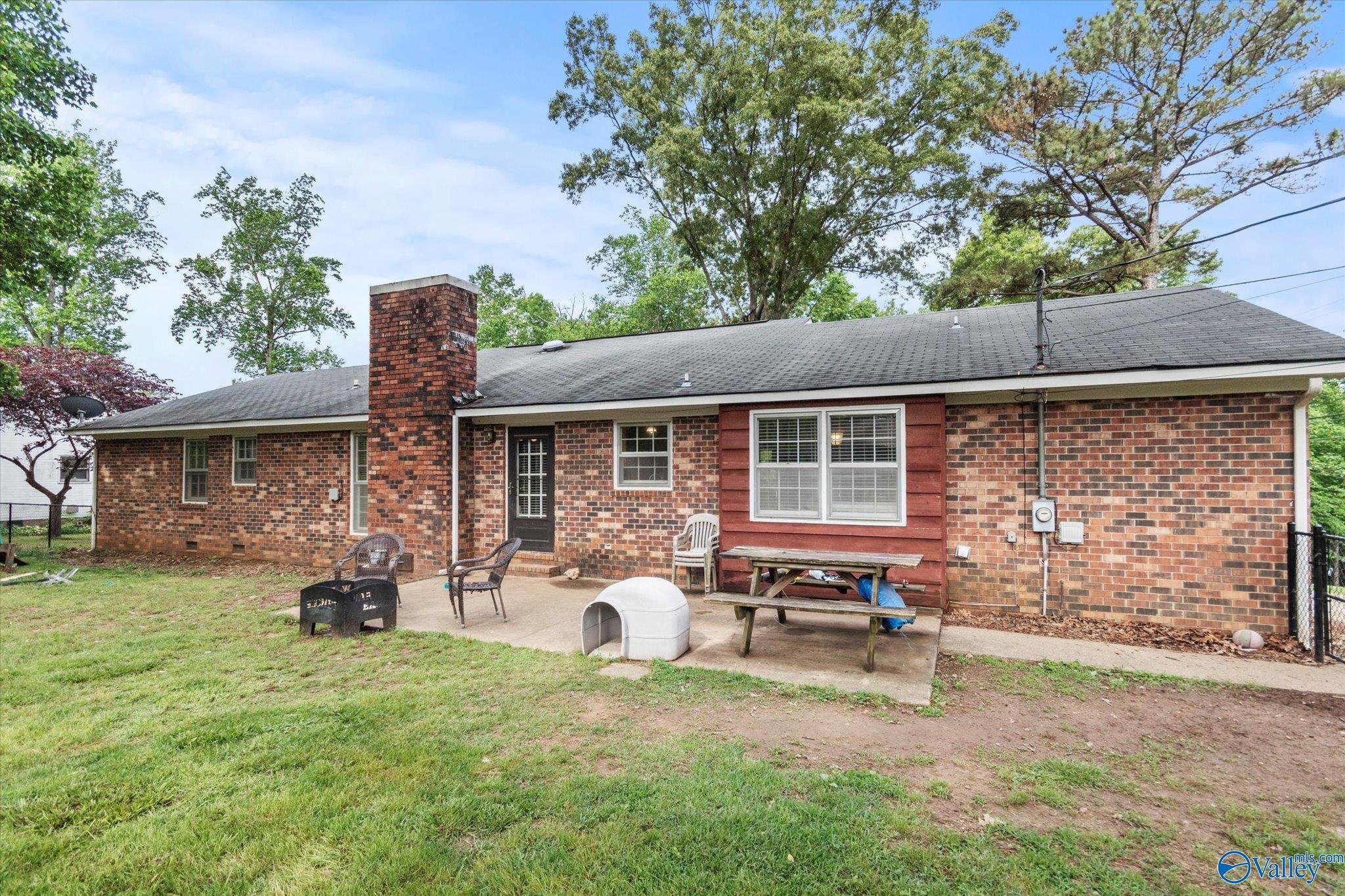 100 Cumberland Circle