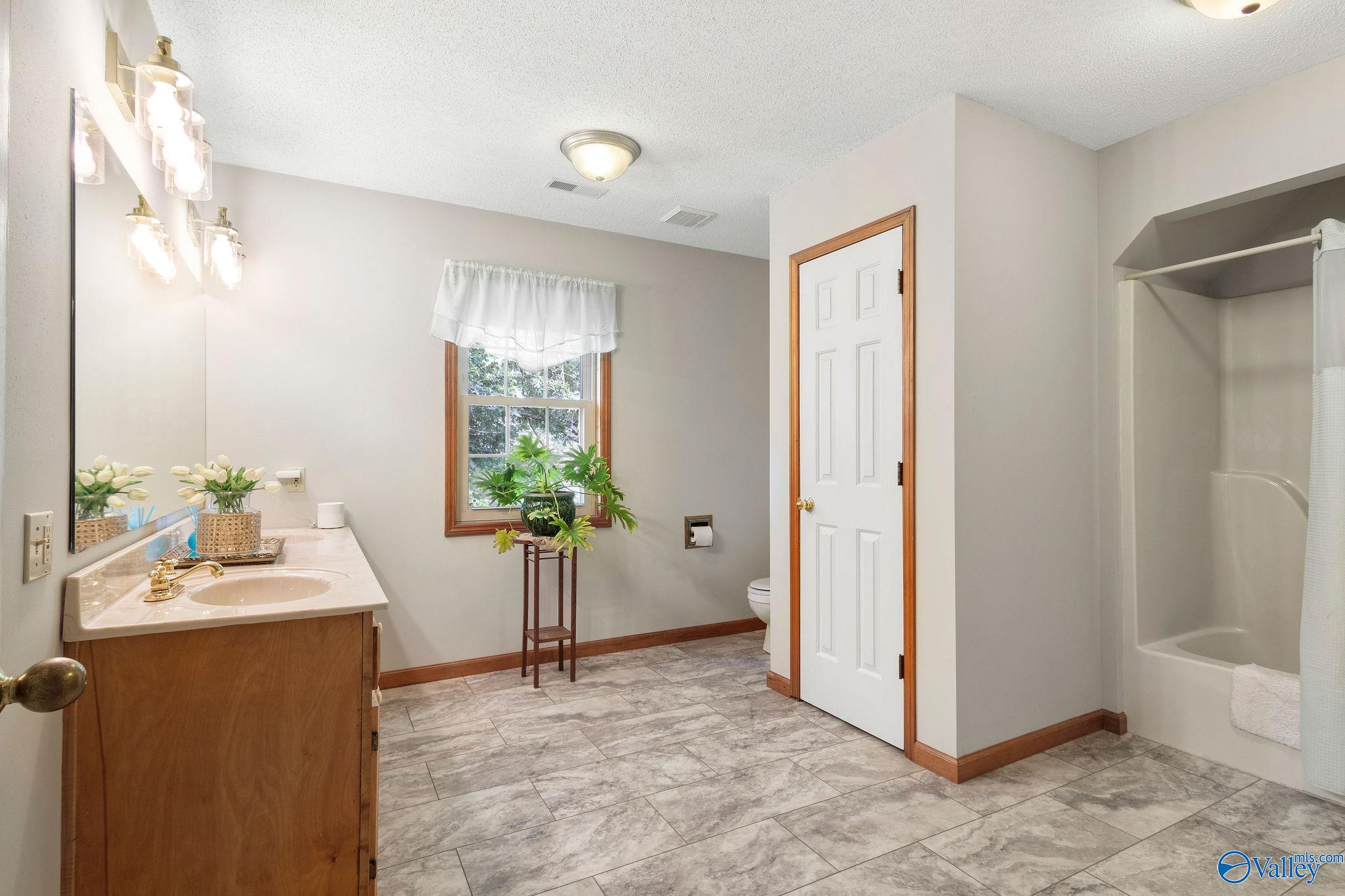 1045 Alexander Road