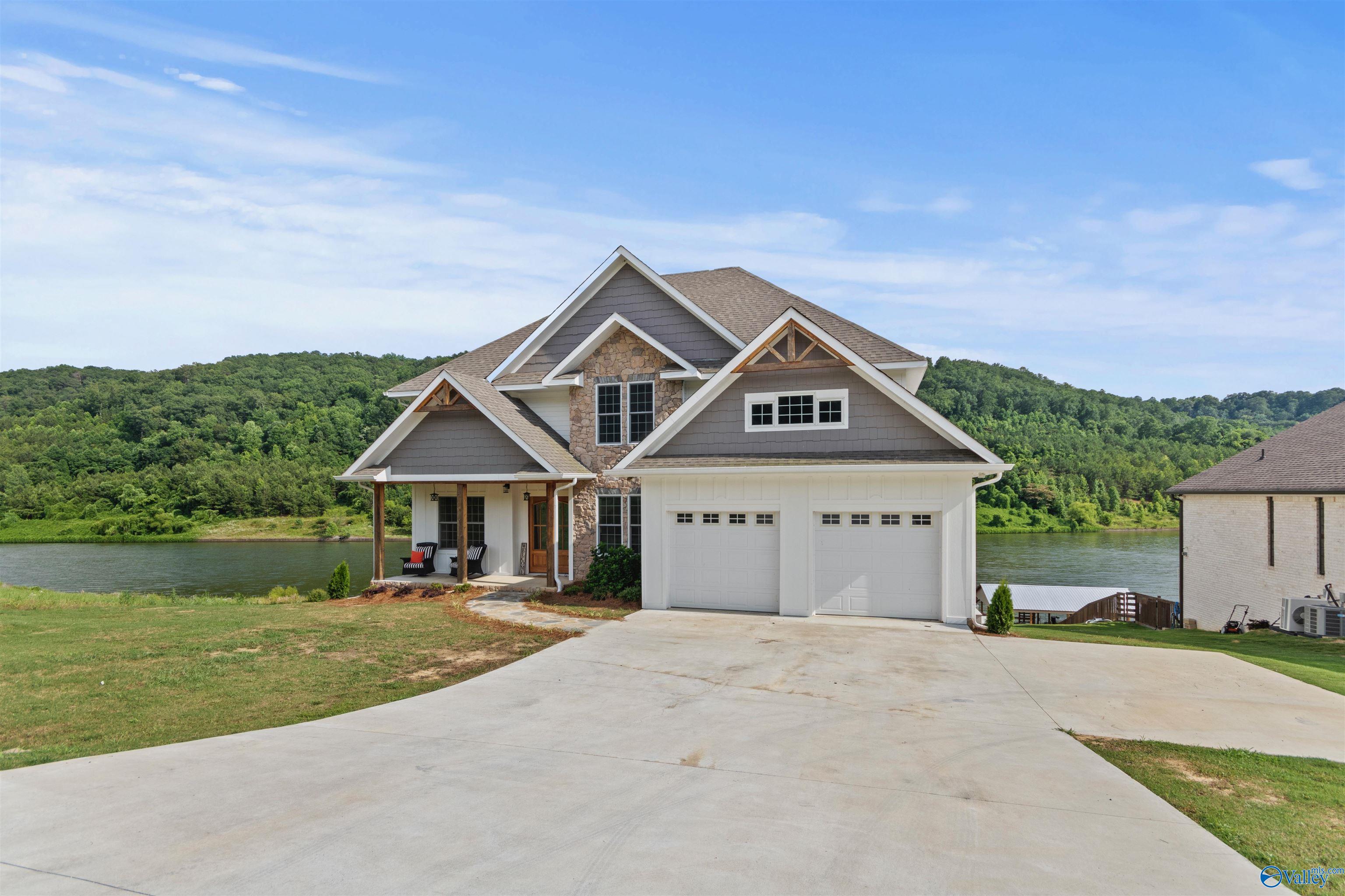 126 North Harbor Drive