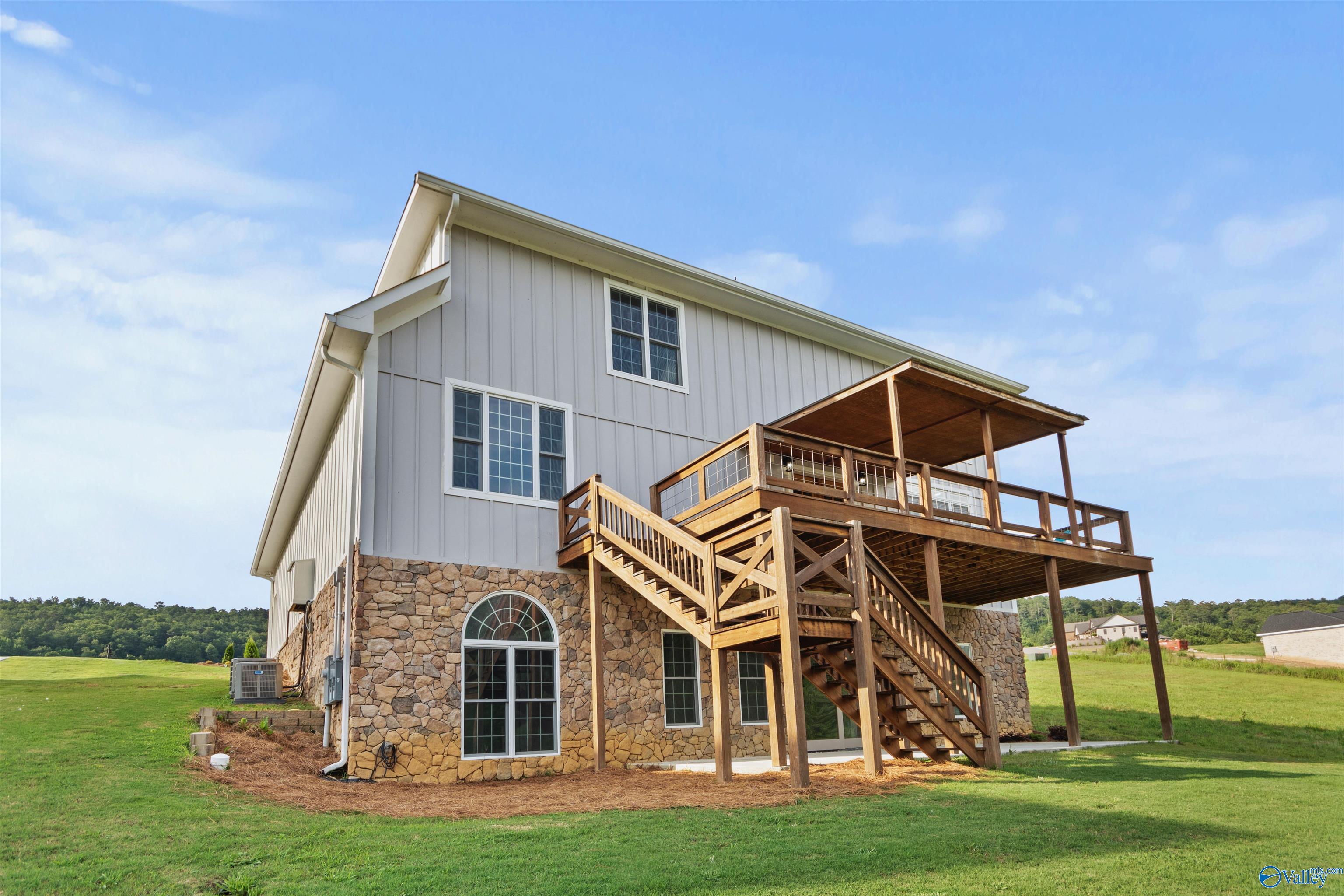 126 North Harbor Drive