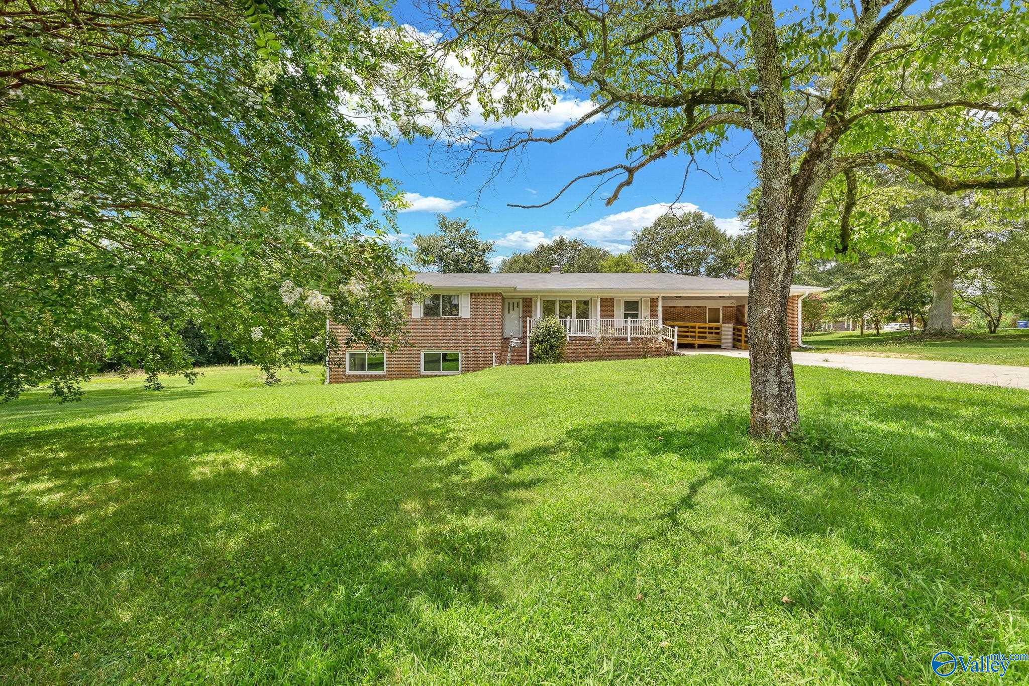 312 North Edmondson