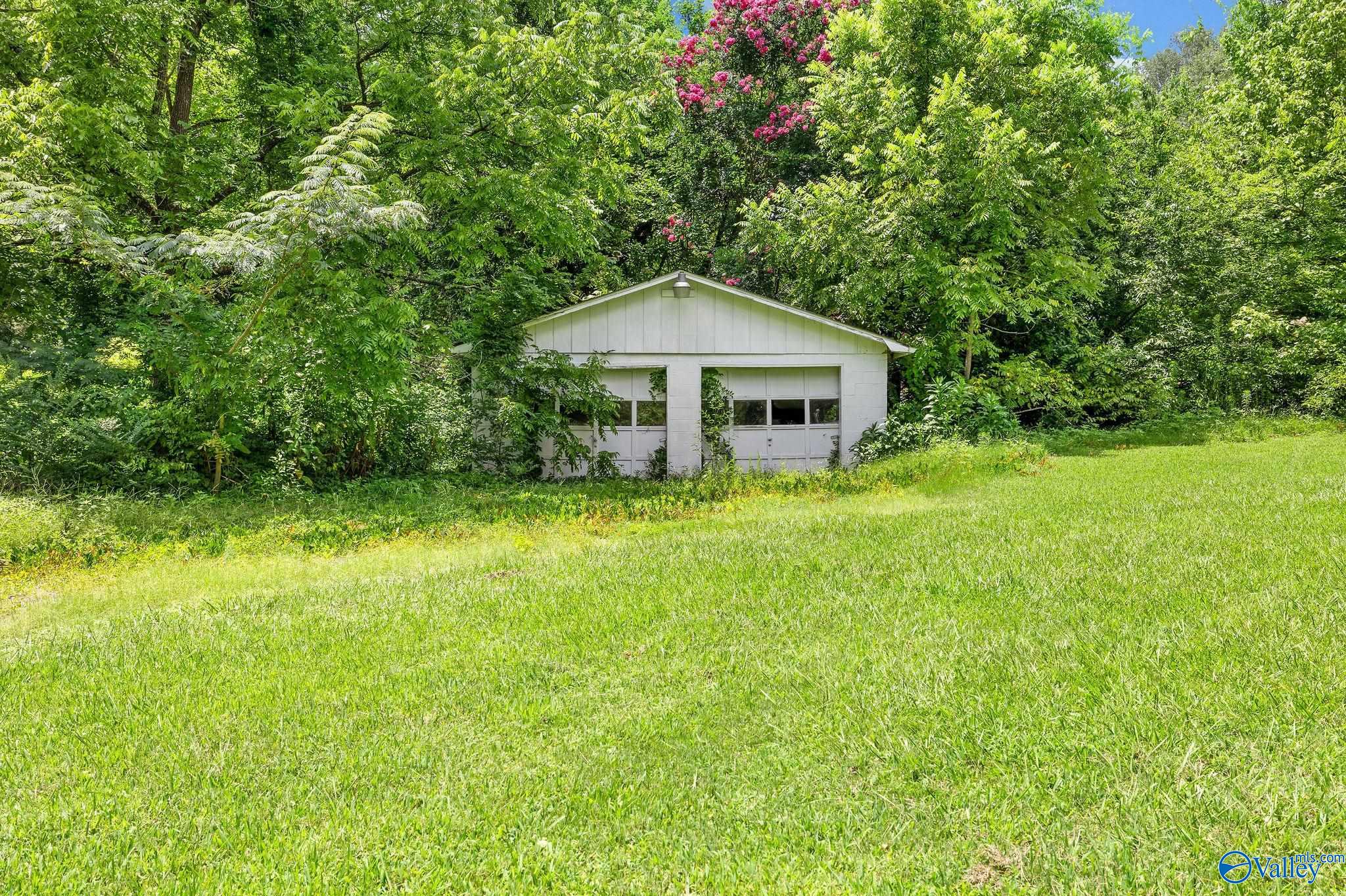 312 North Edmondson