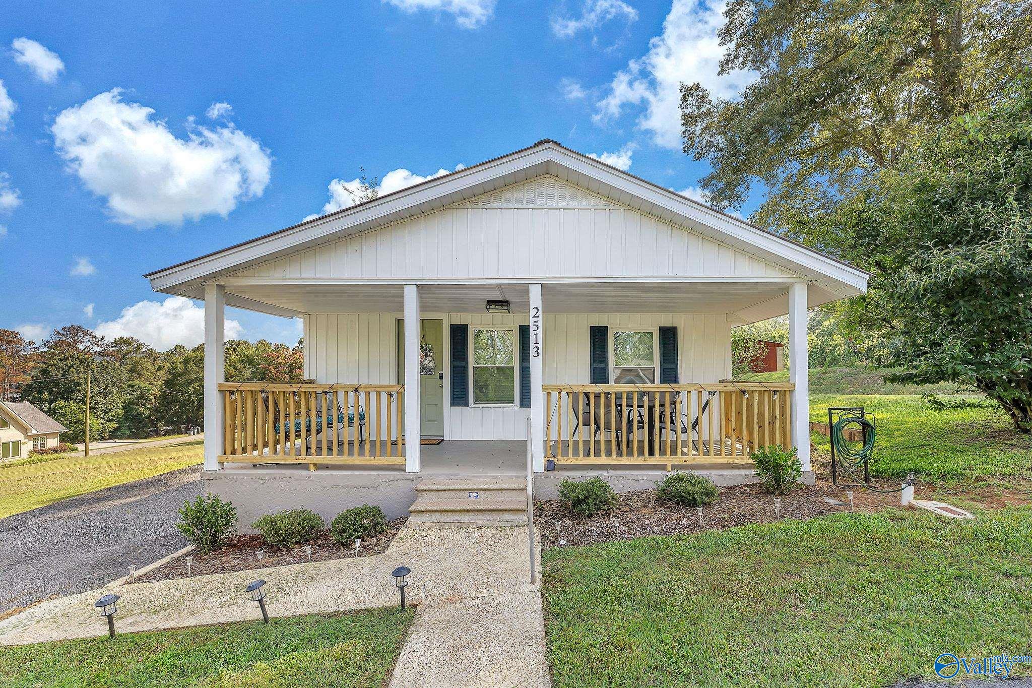 2513 Lakeview Drive