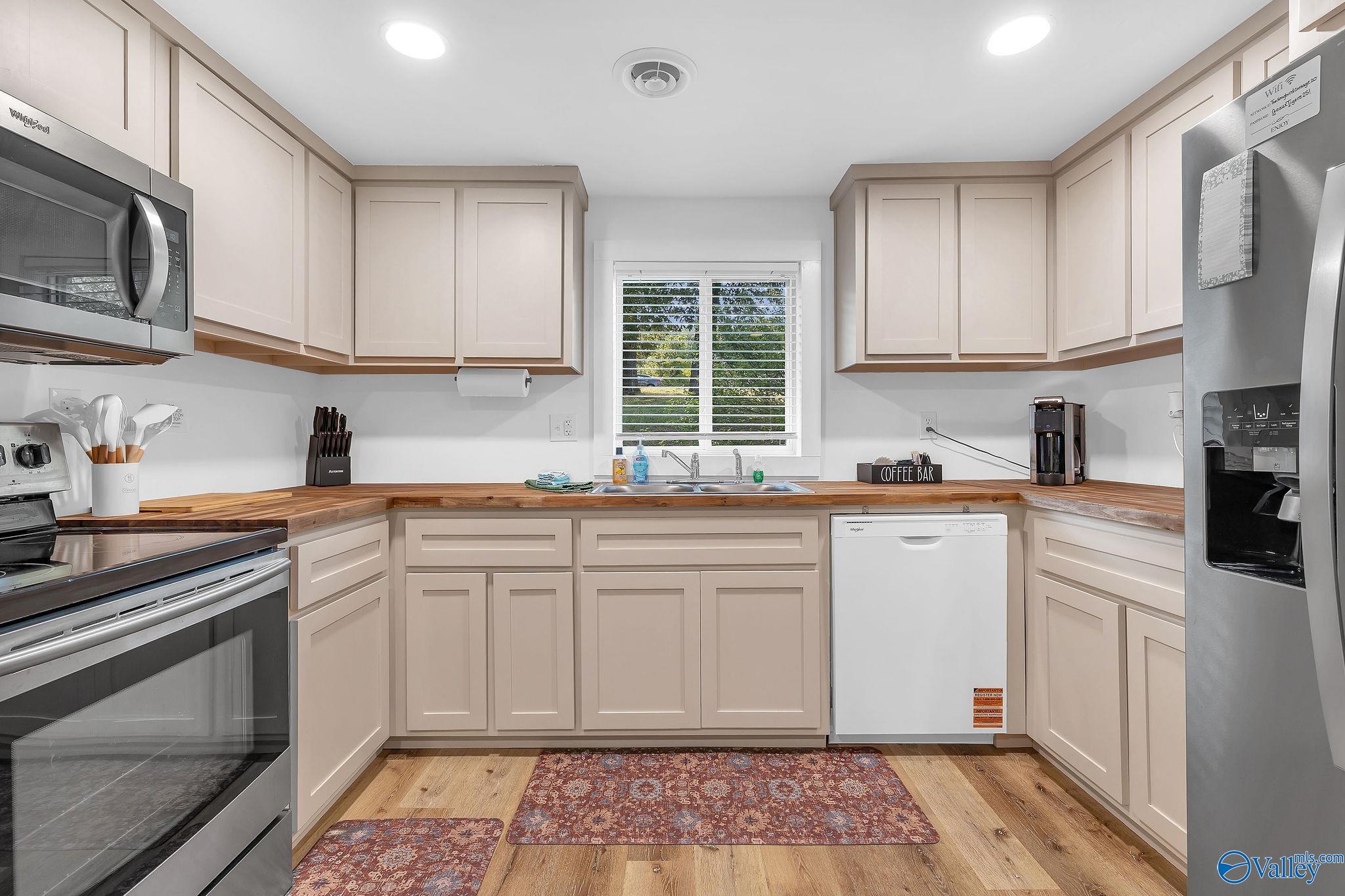 2513 Lakeview Drive