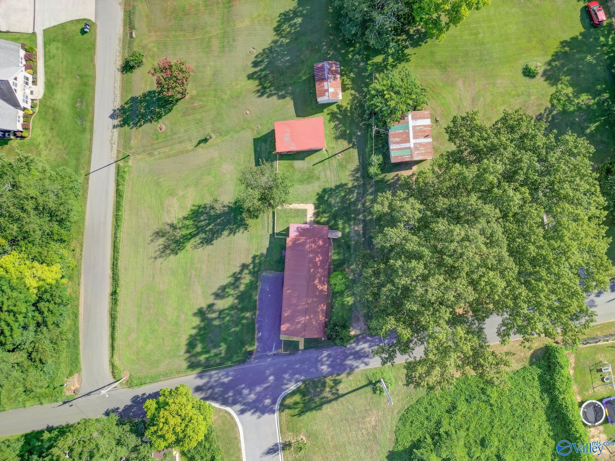 2513 Lakeview Drive