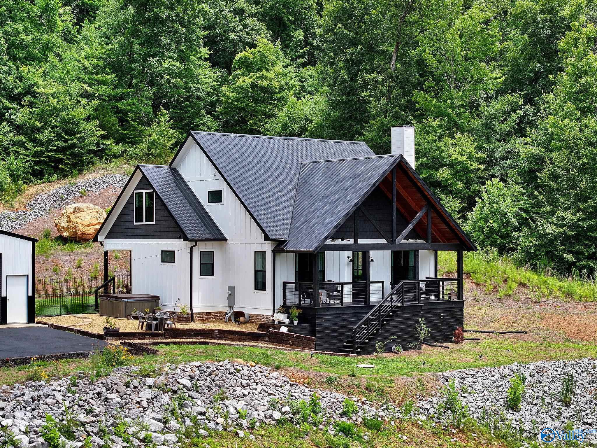 2216 White Elephant Road