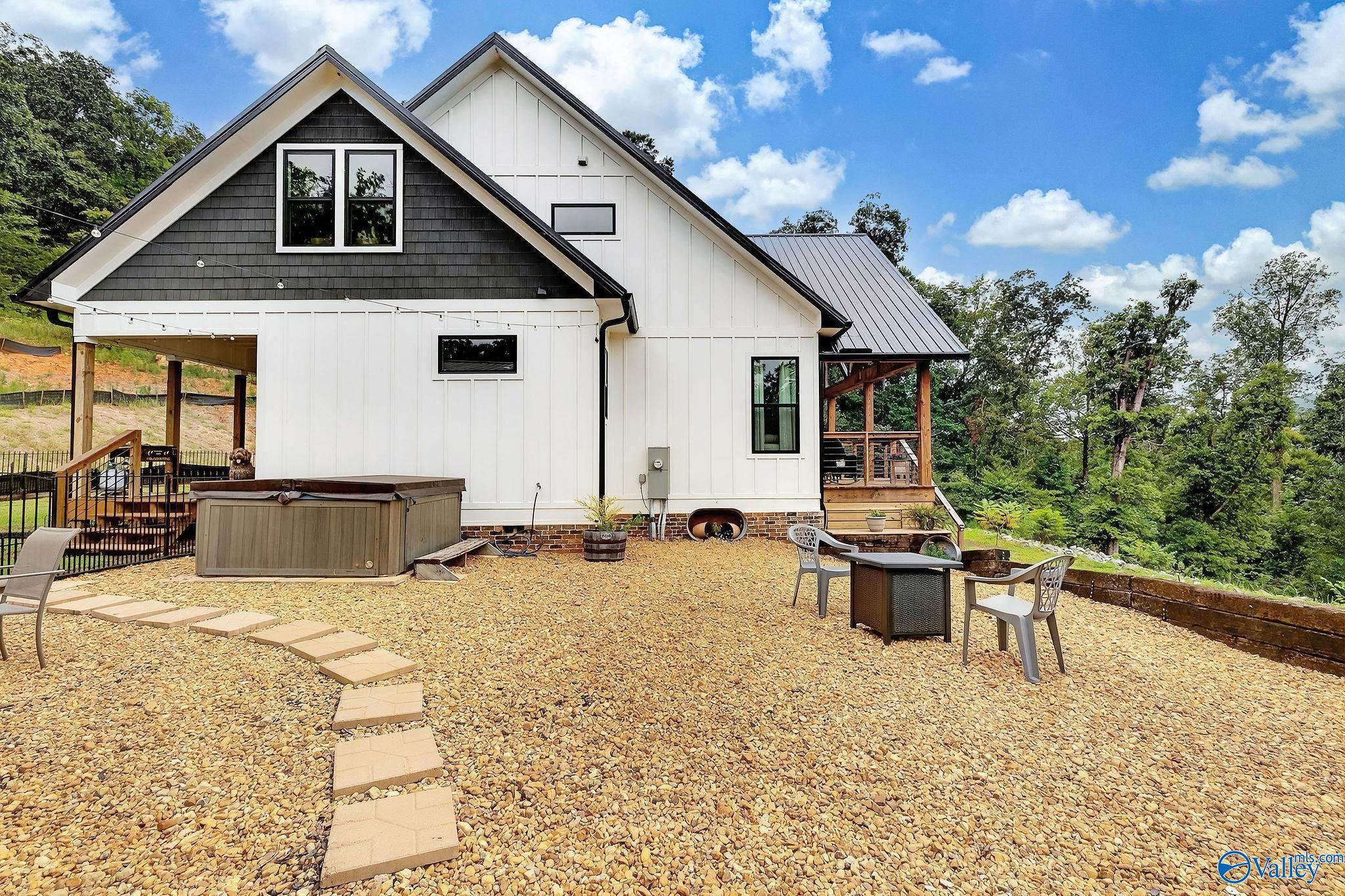 2216 White Elephant Road