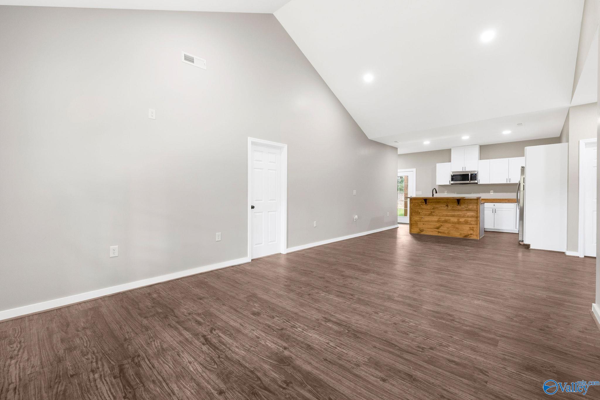 6200 Dalewood Lane