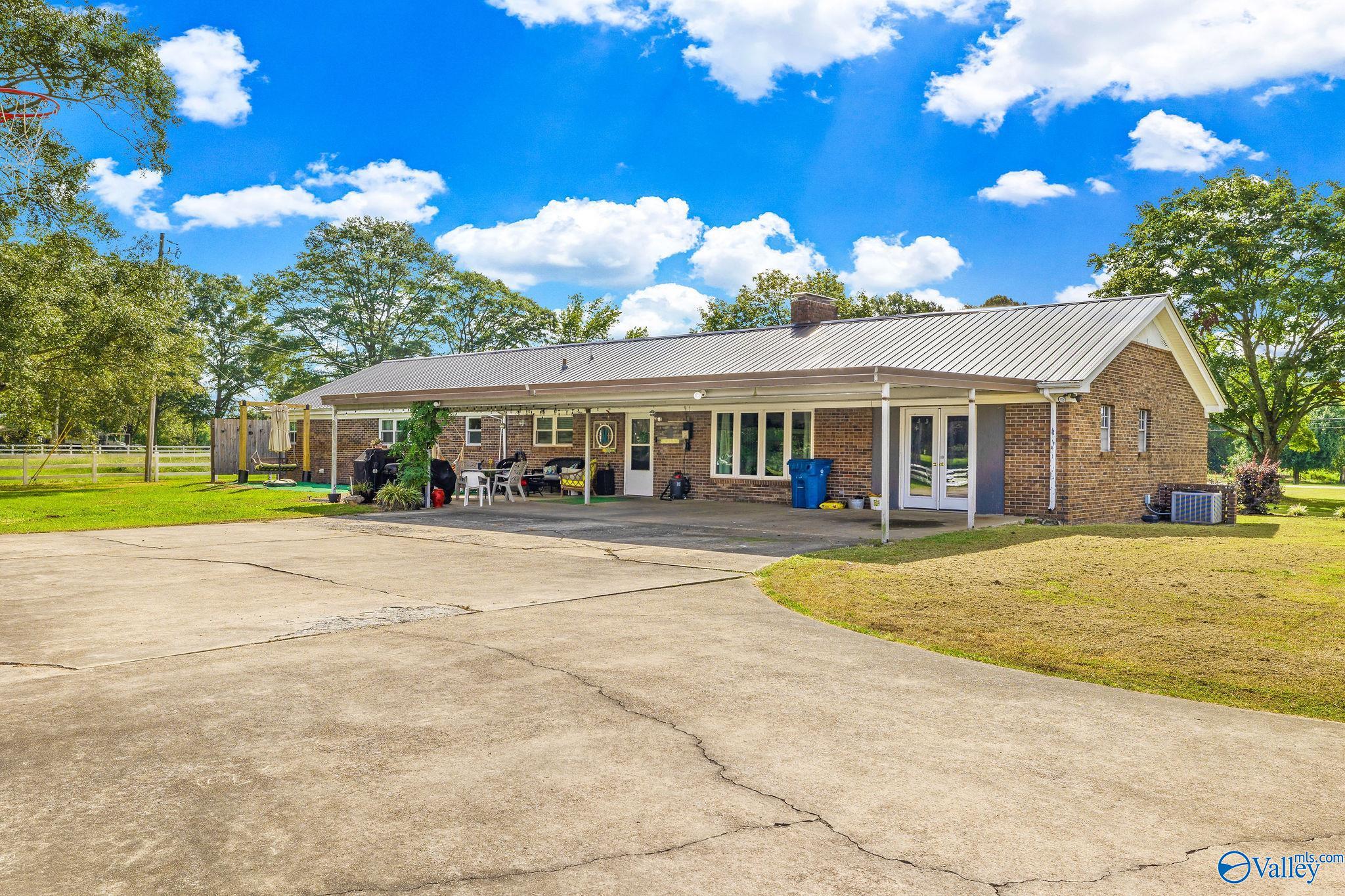 2218 Highpoint Road