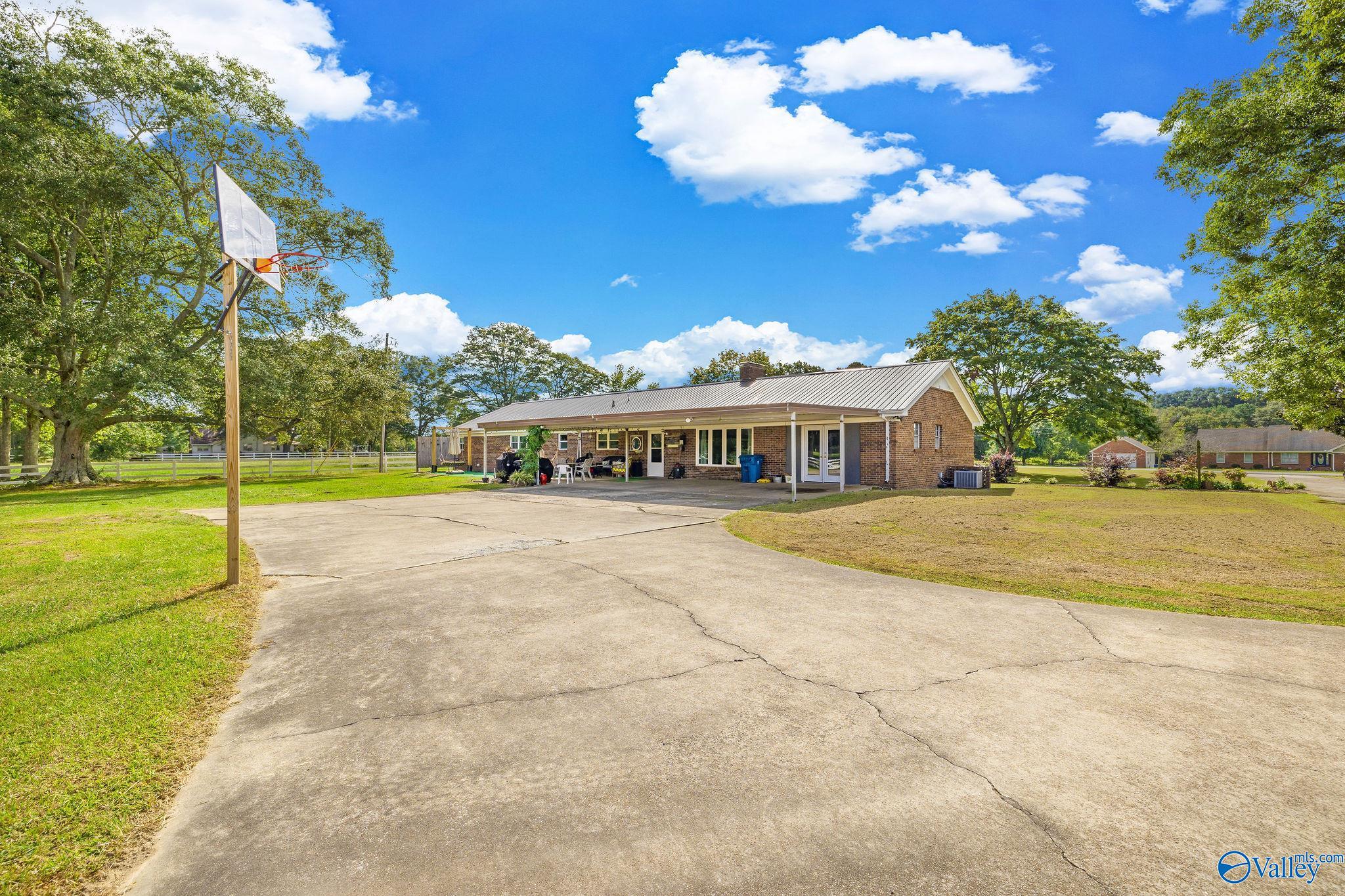 2218 Highpoint Road