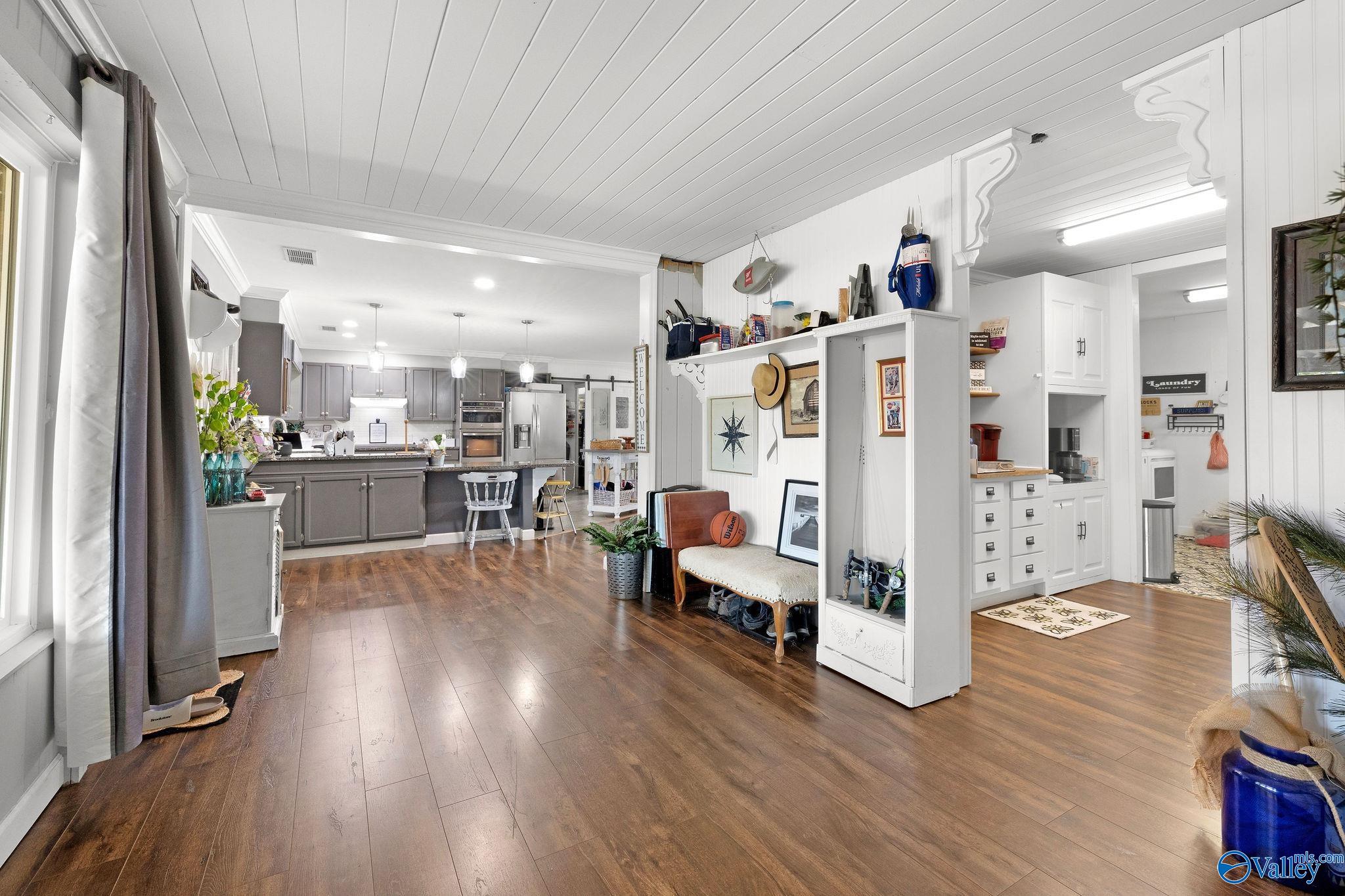 2218 Highpoint Road