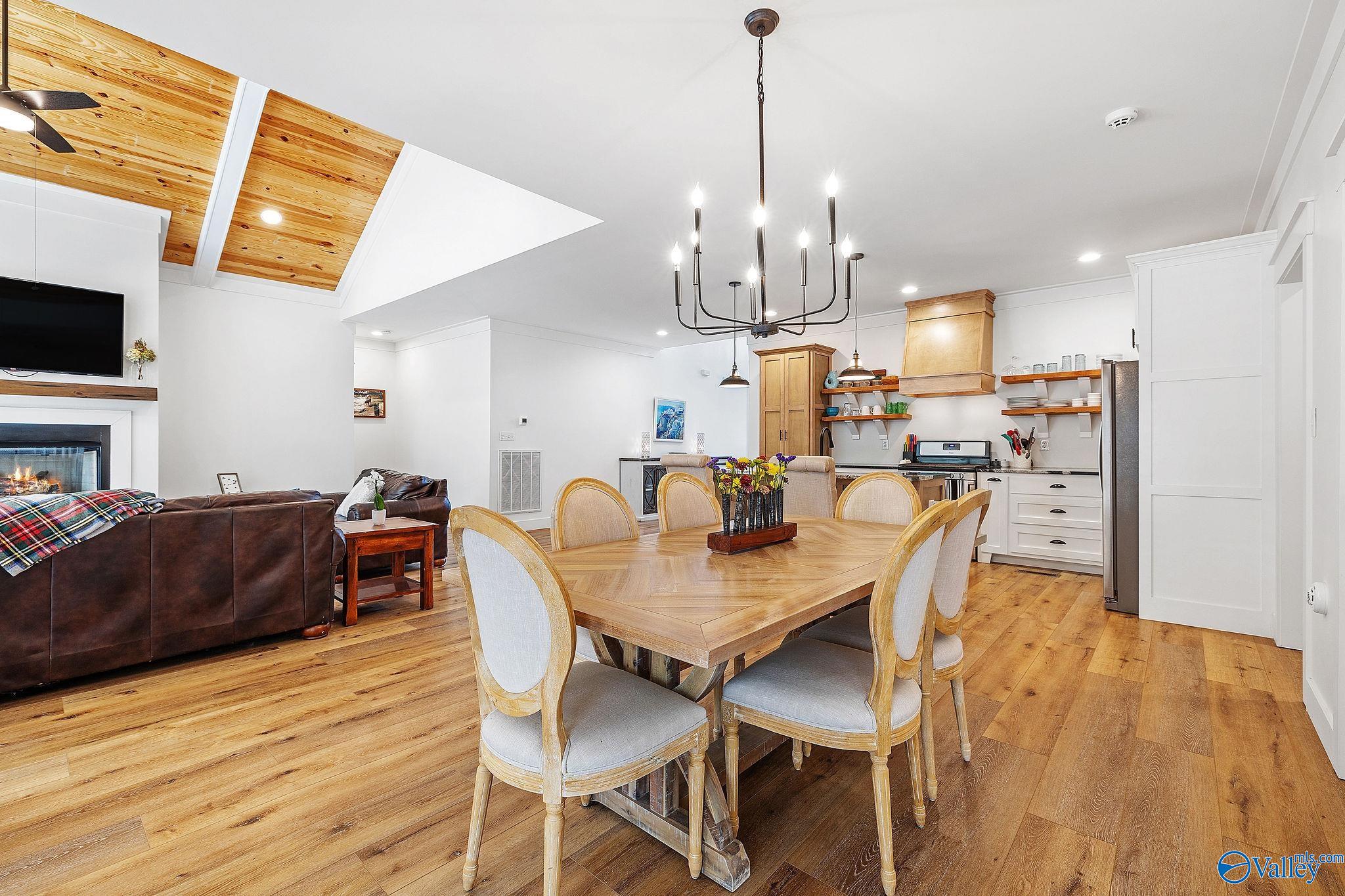 1211 Taylor Mill