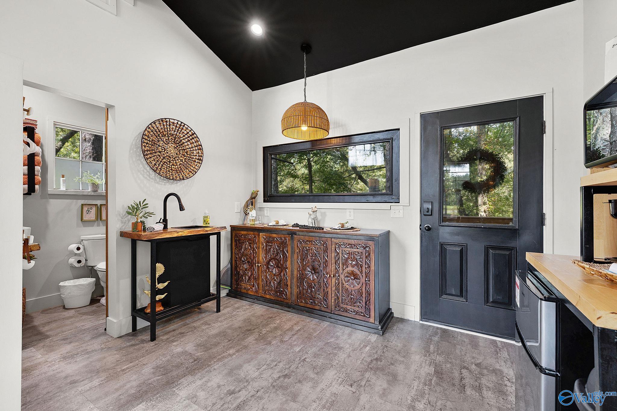 1121 Martin Road