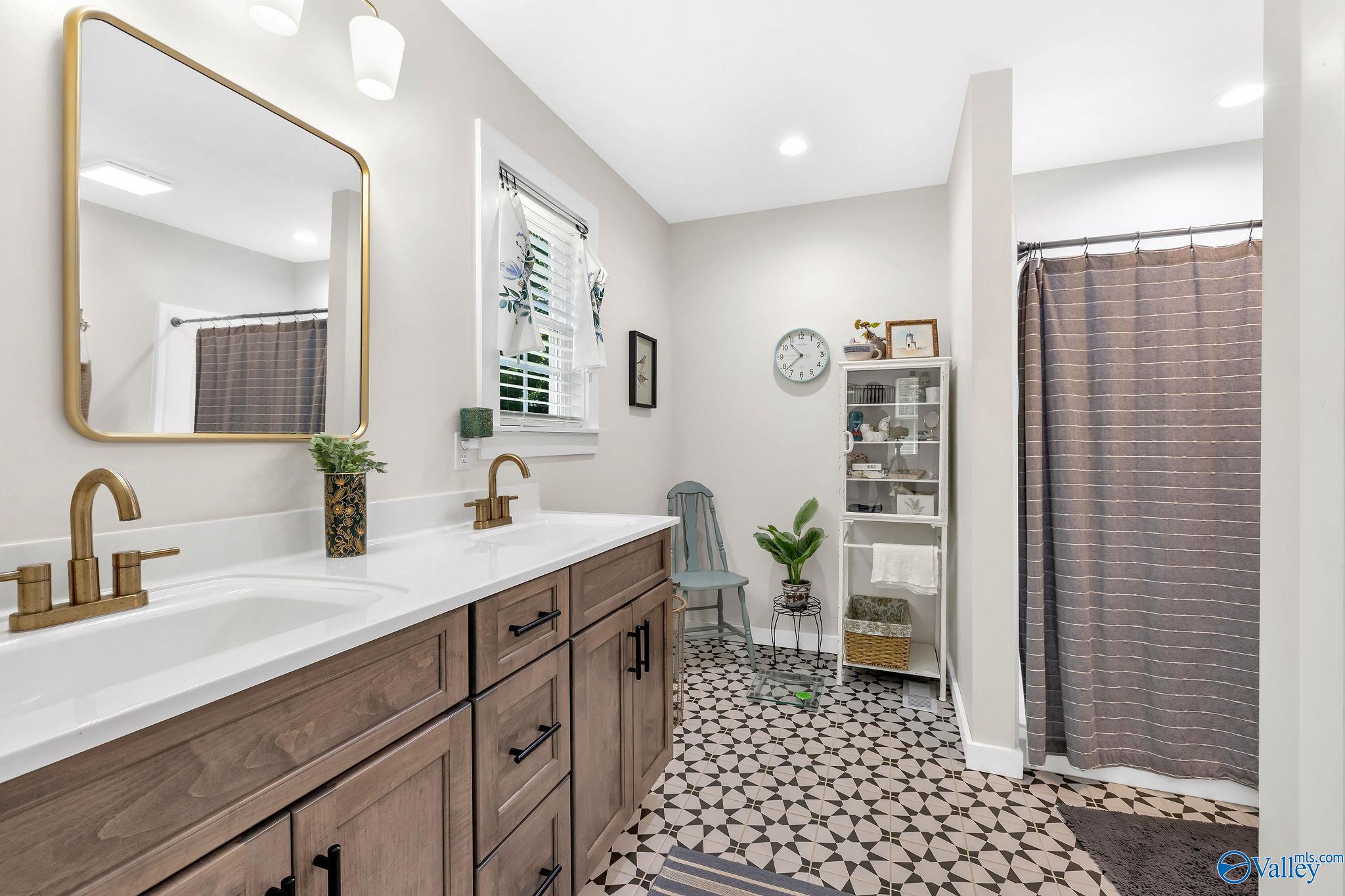 1520 White Elephant Road