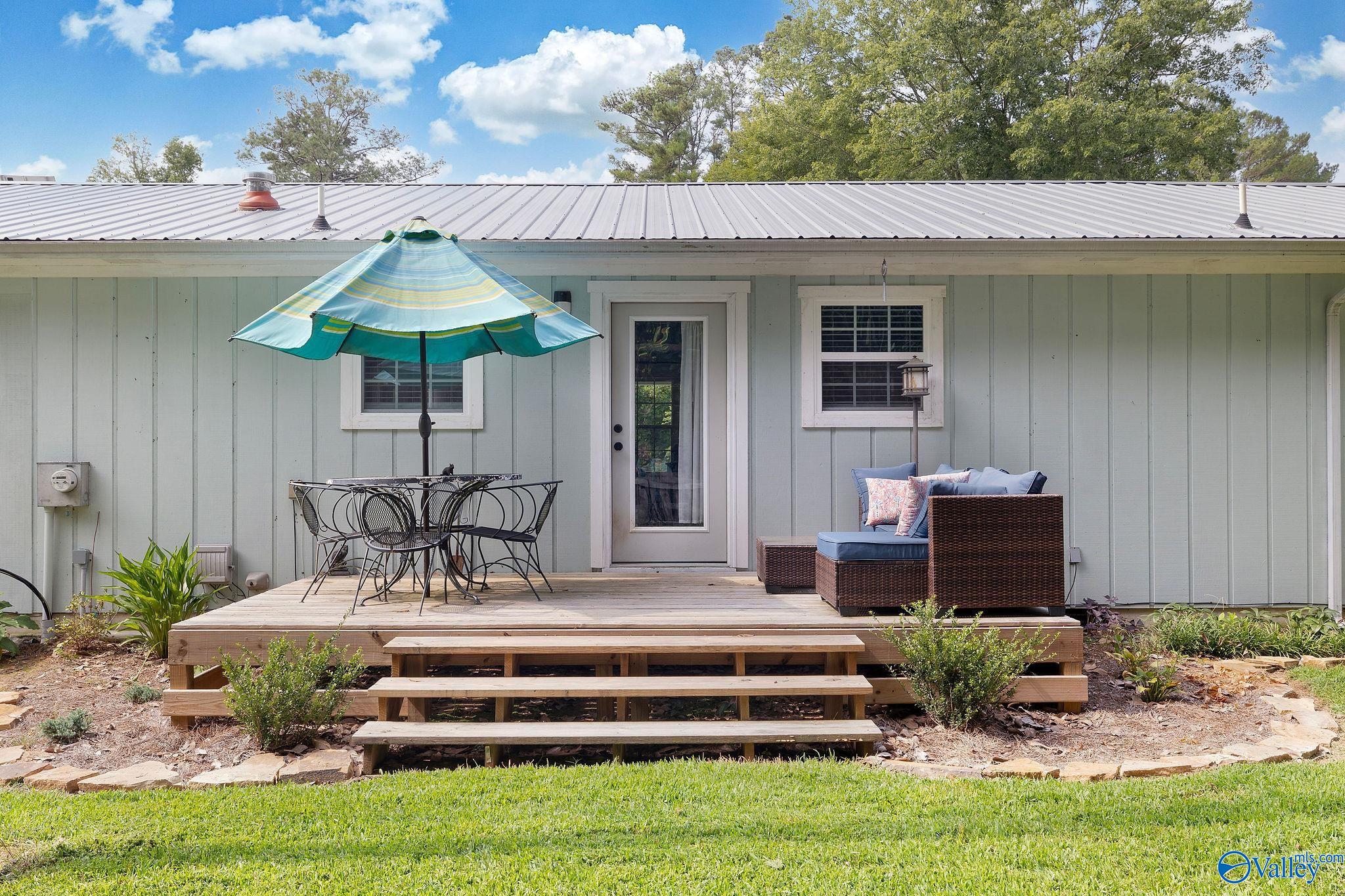 1520 White Elephant Road