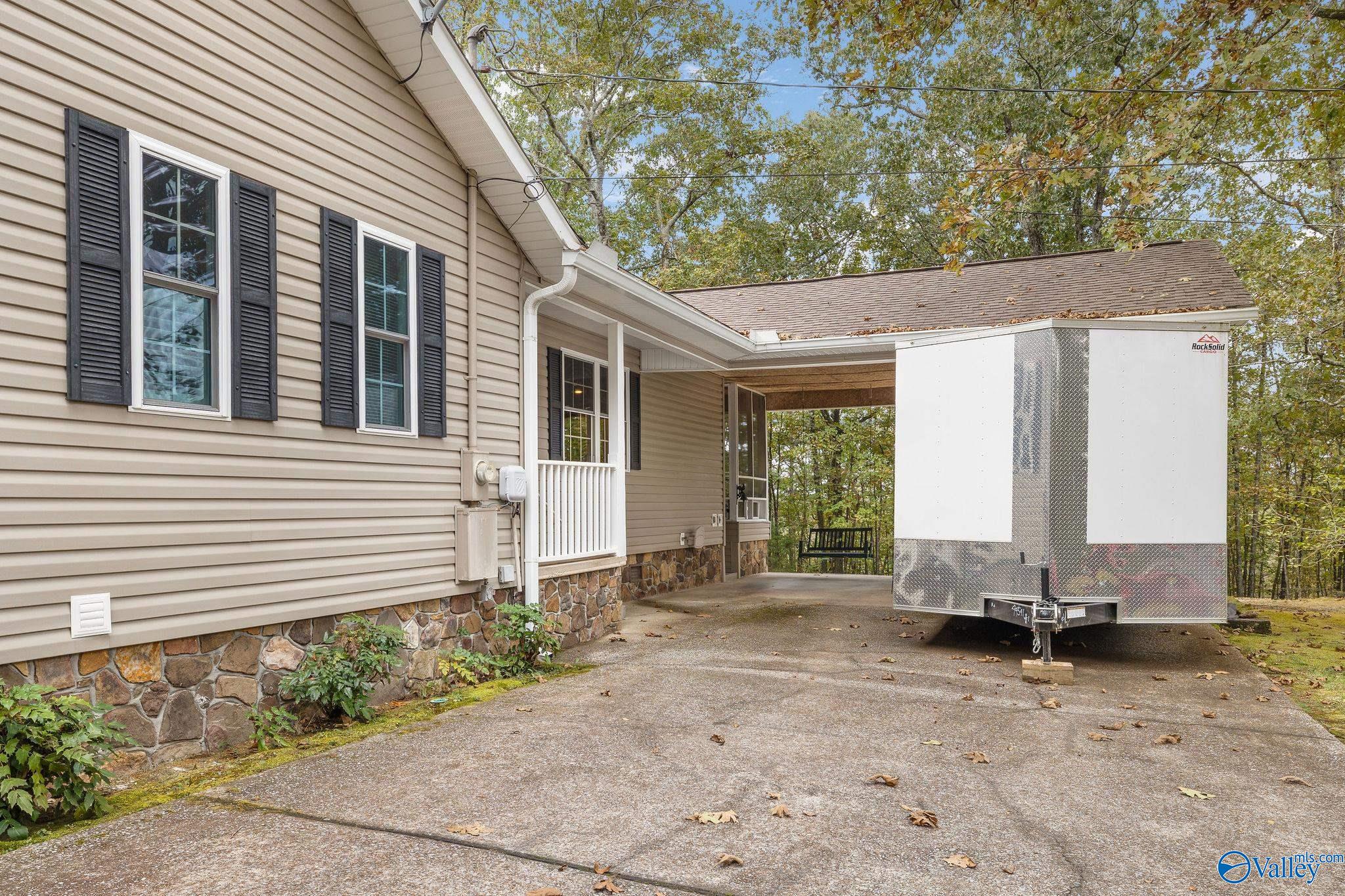 220 Benefield Drive, Attalla