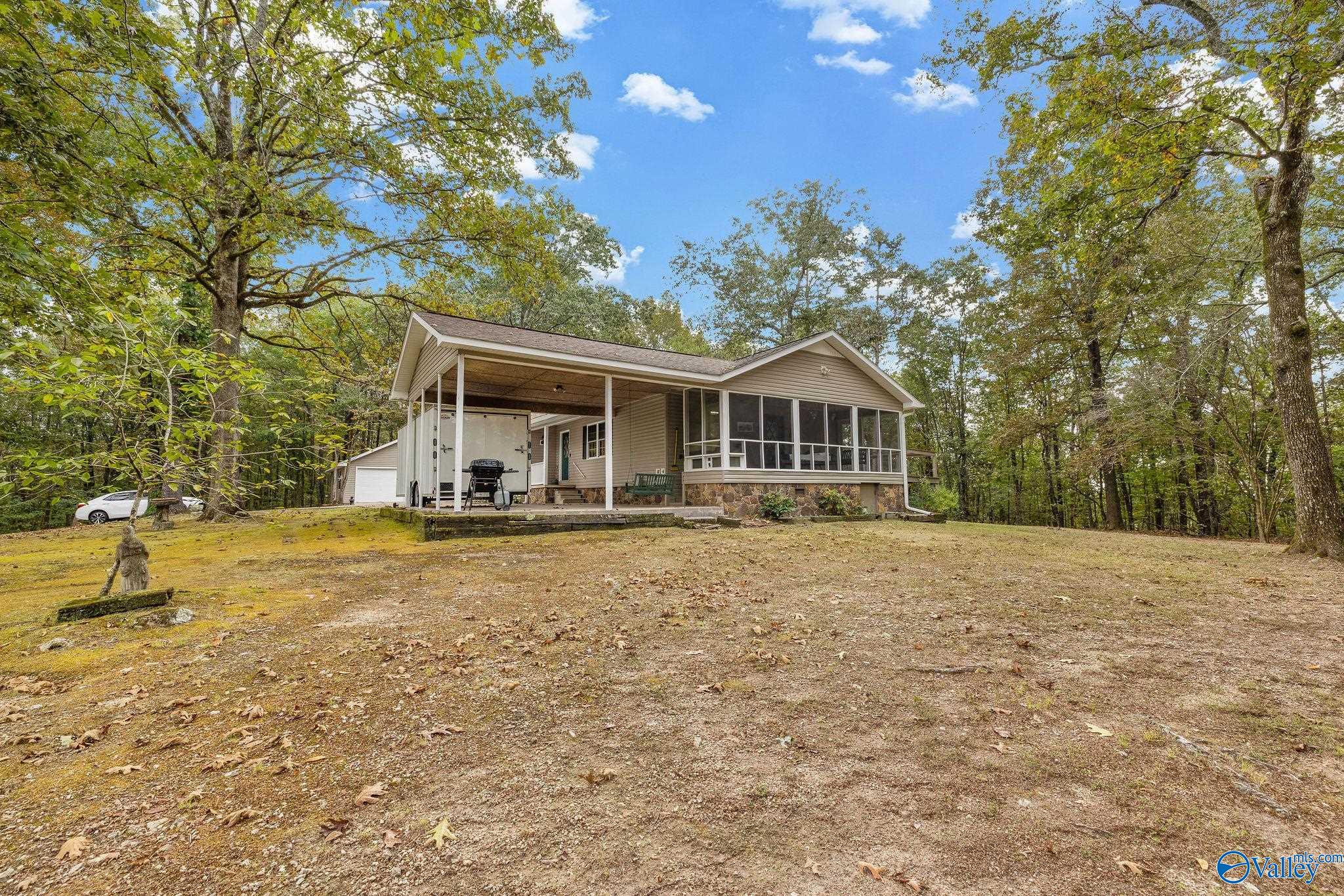 220 Benefield Drive, Attalla