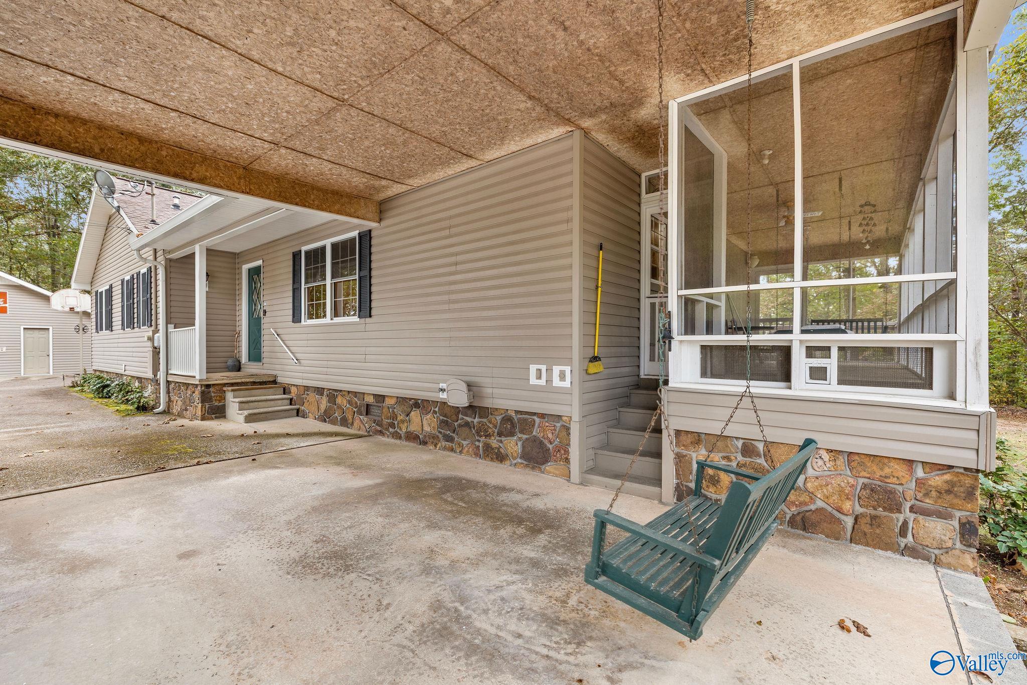 220 Benefield Drive, Attalla