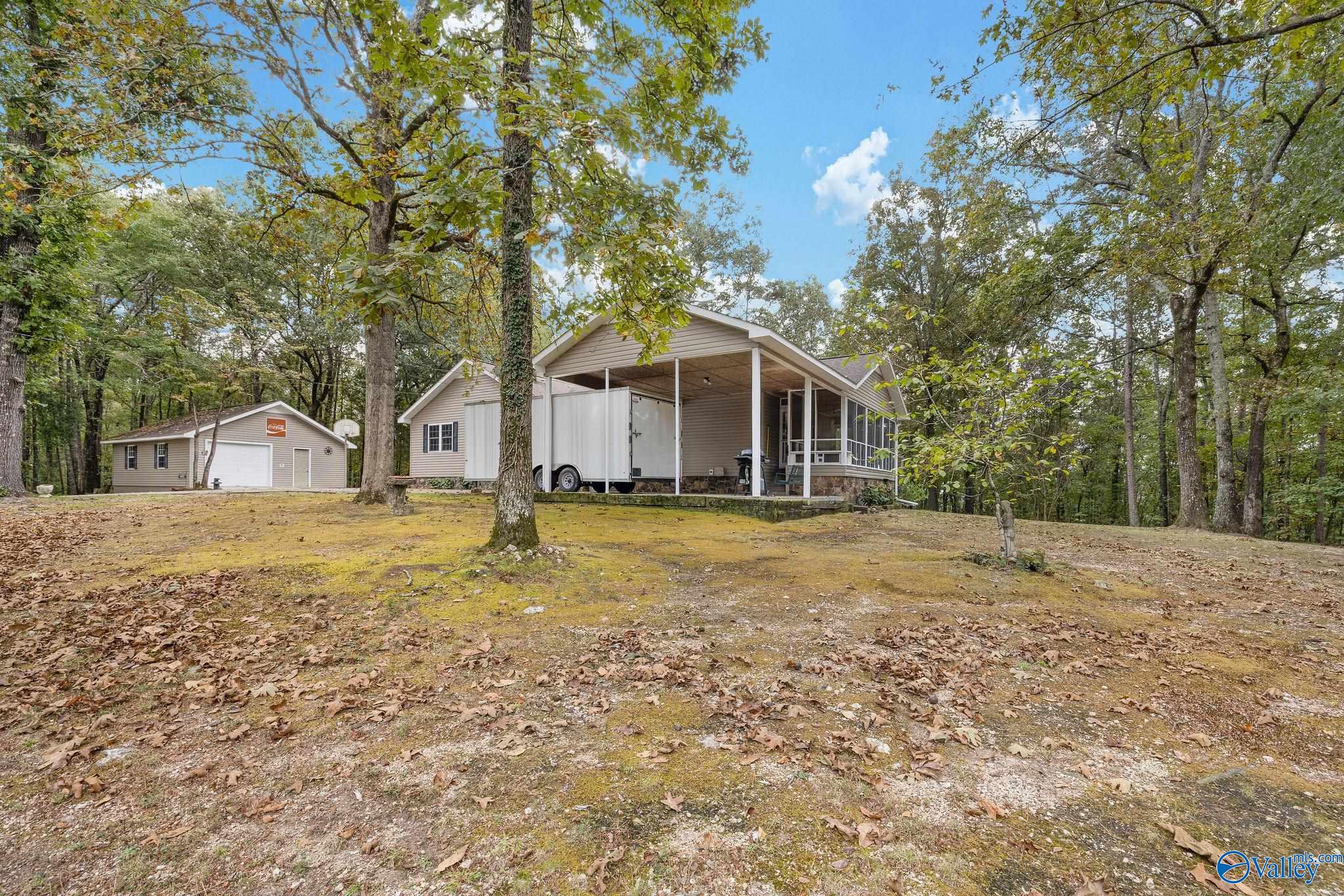 220 Benefield Drive, Attalla