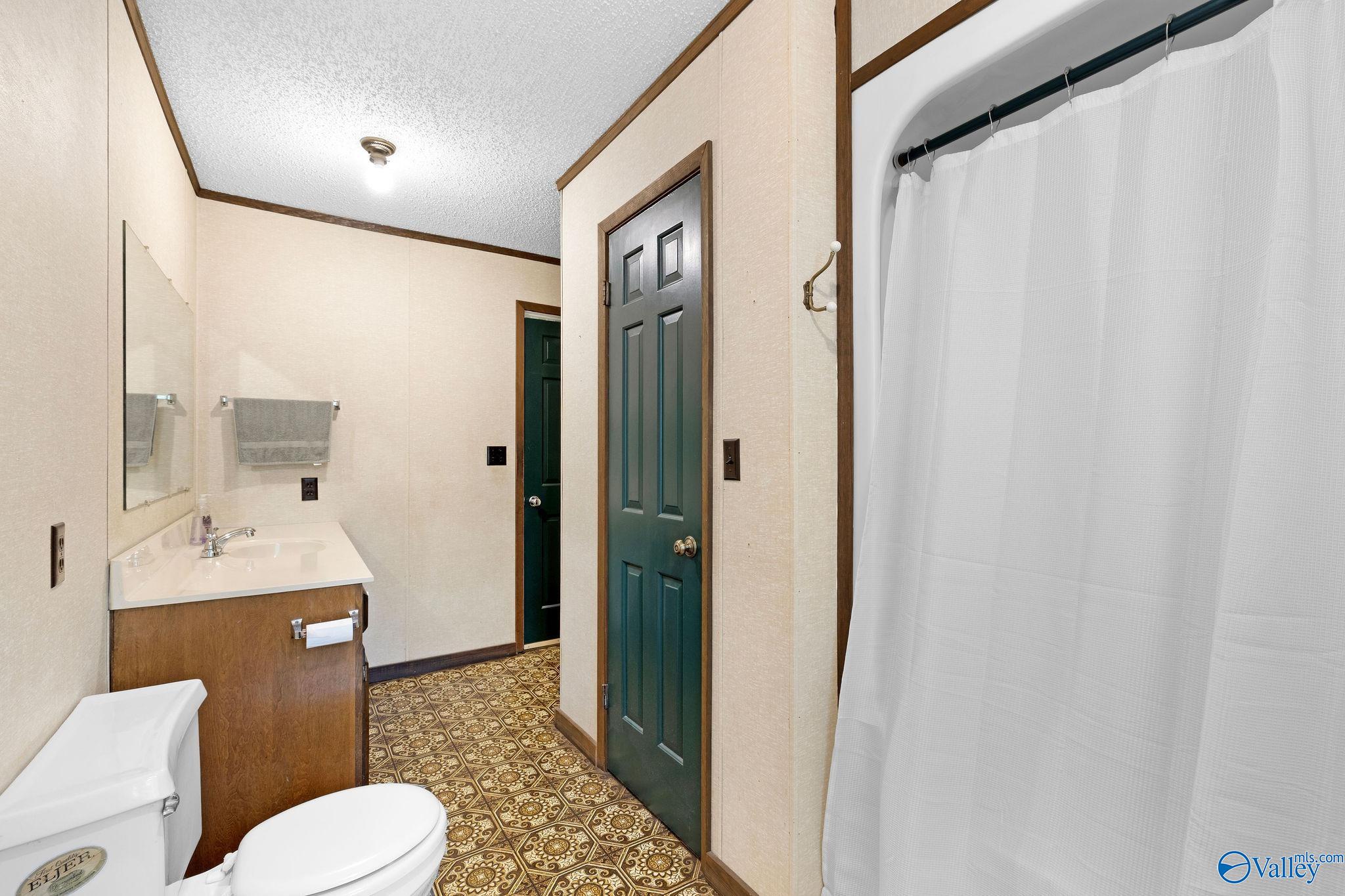 220 Benefield Drive, Attalla