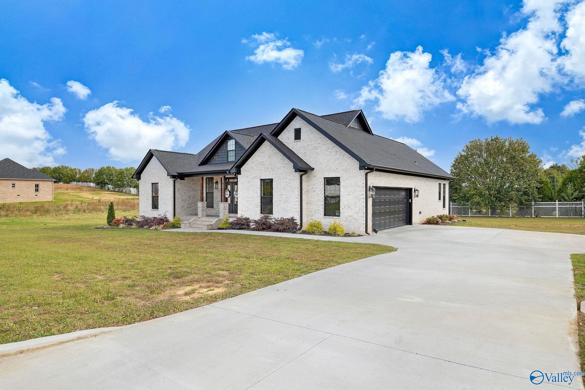 44 Krimson Circle, Albertville