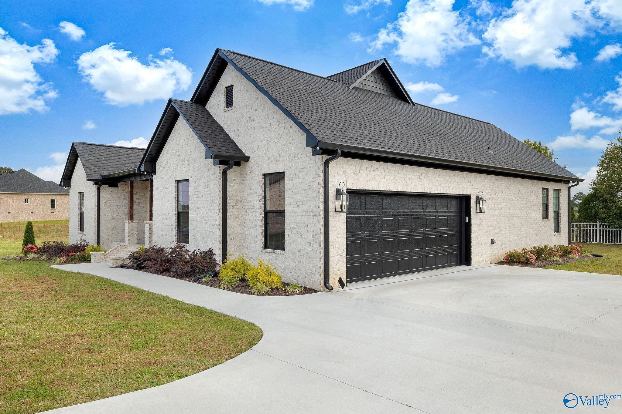 44 Krimson Circle, Albertville
