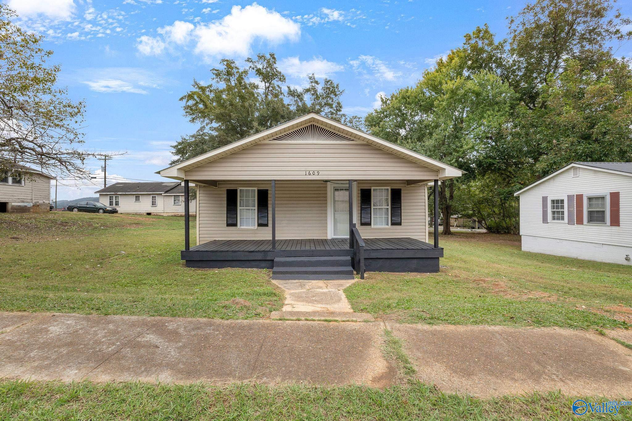 1609 Obrig Avenue, Guntersville