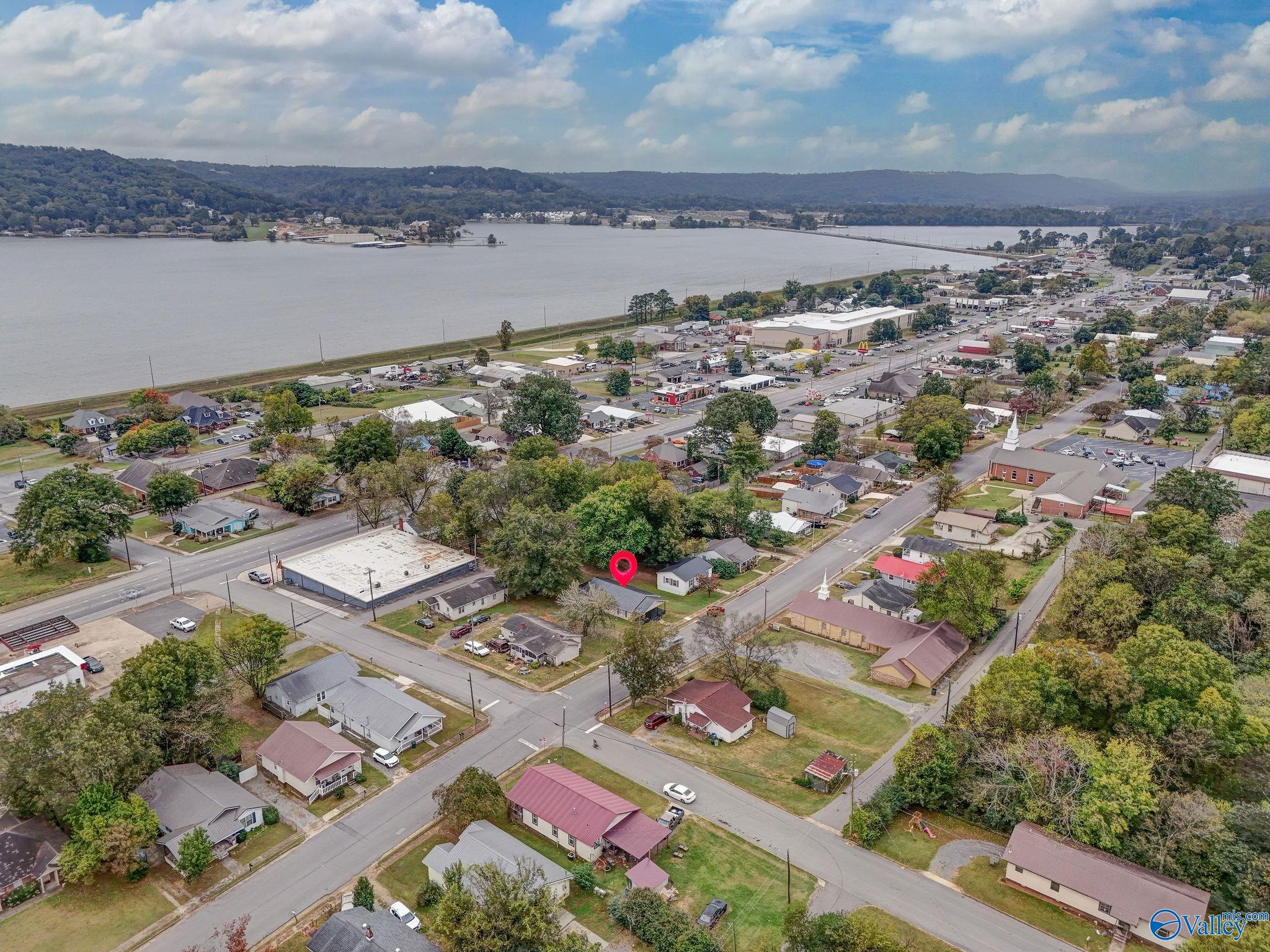 1609 Obrig Avenue, Guntersville