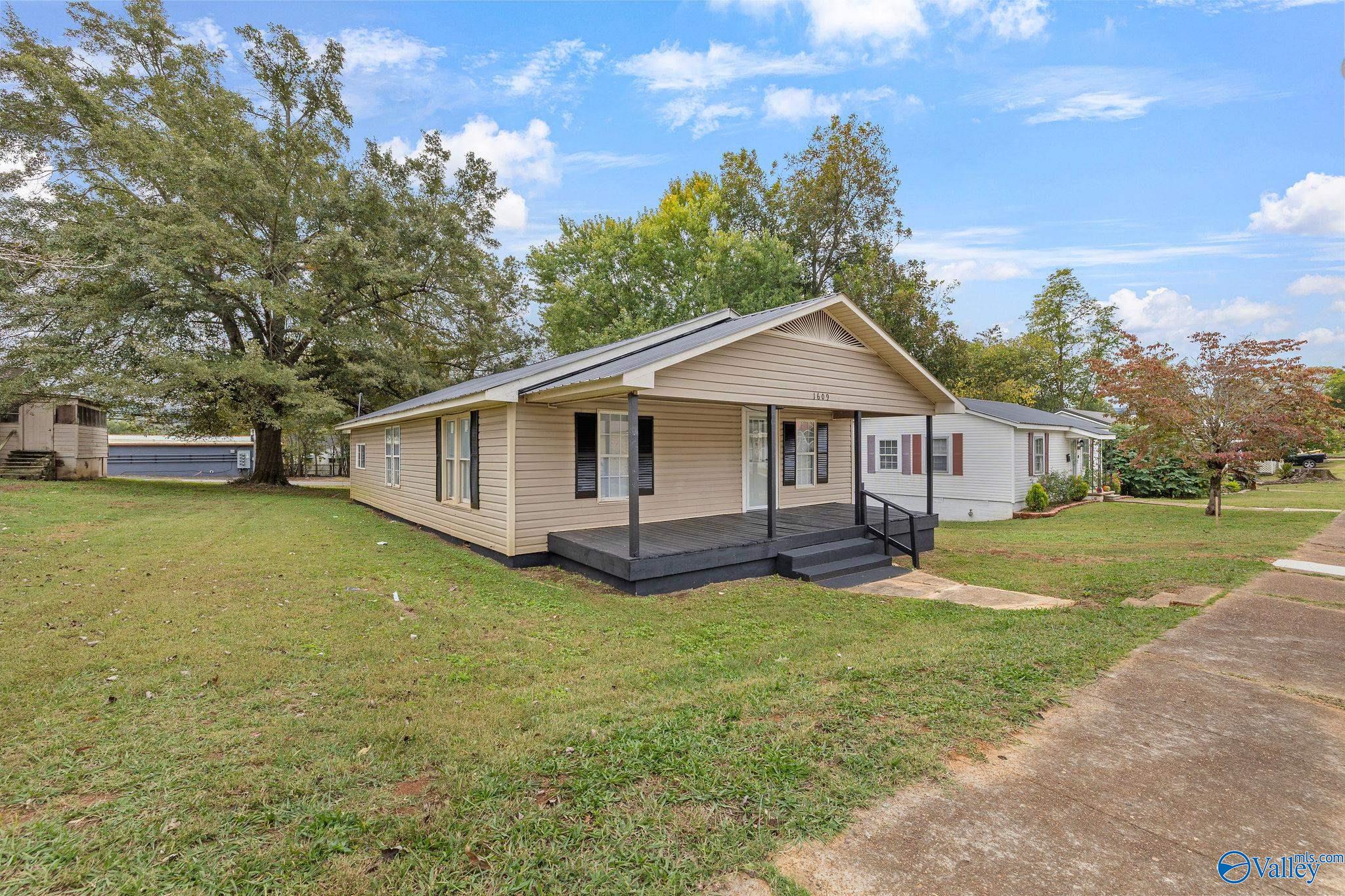 1609 Obrig Avenue, Guntersville