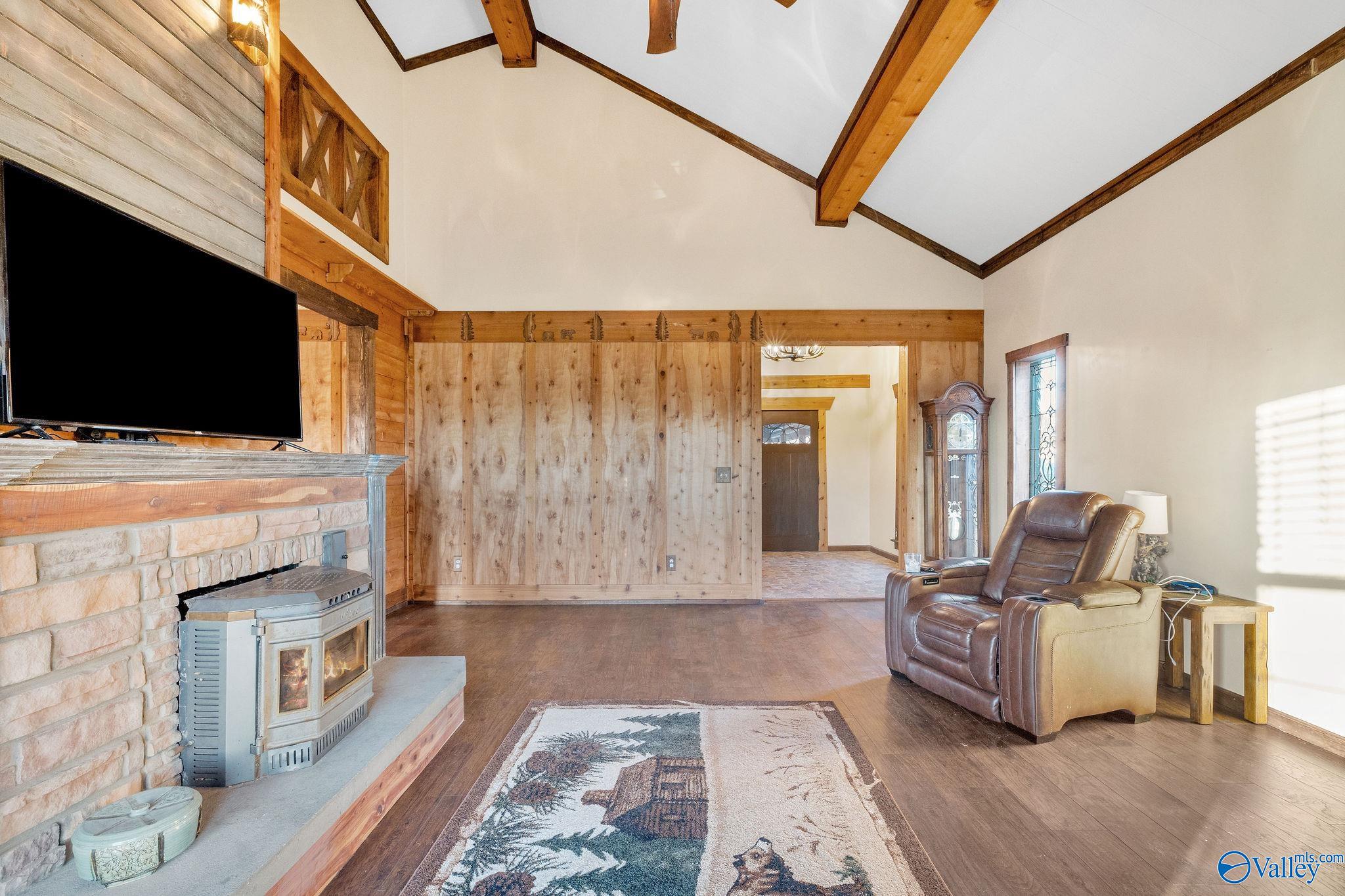 1223 County Road 359