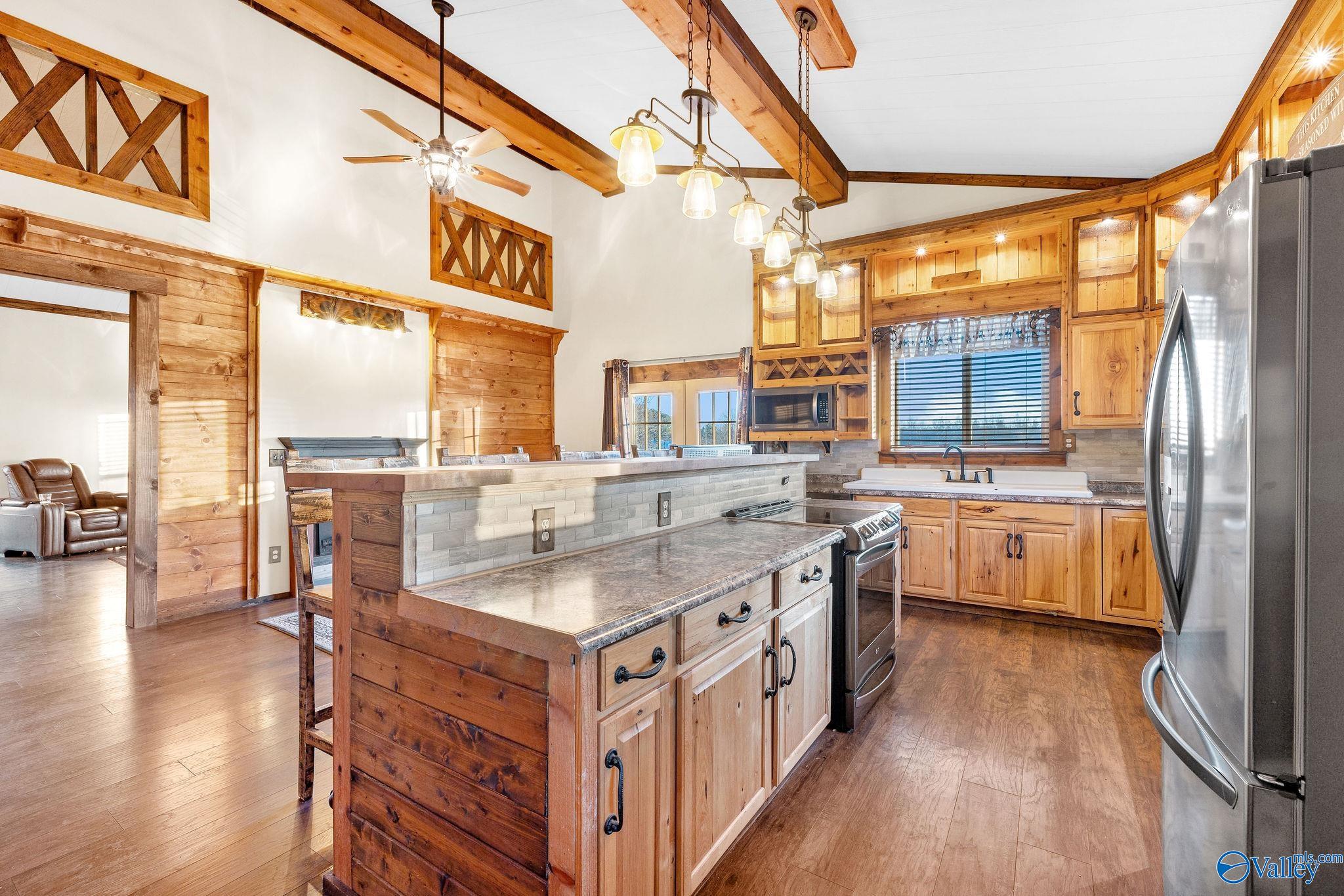 1223 County Road 359