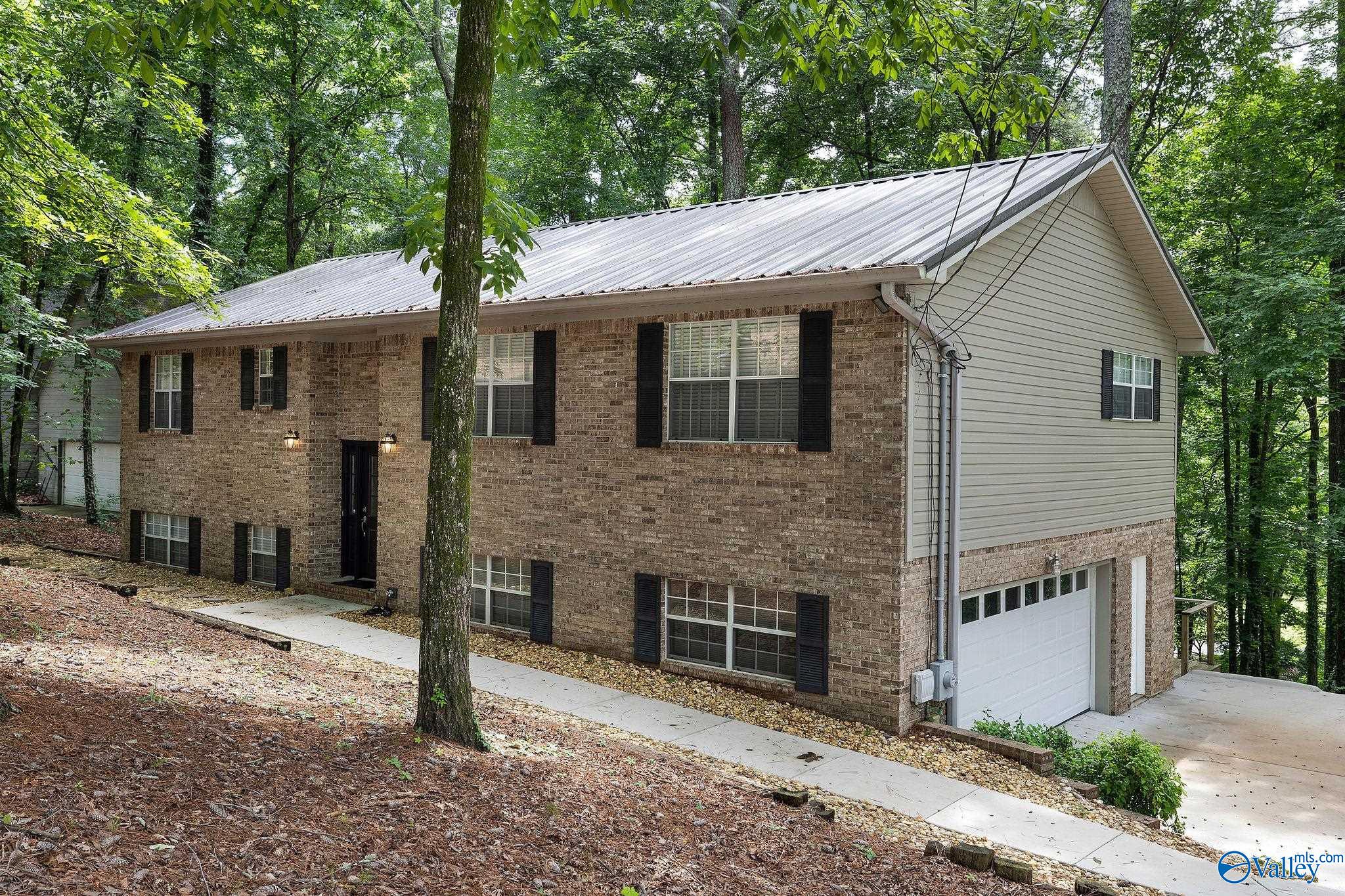 3608 Briarwood Lane
