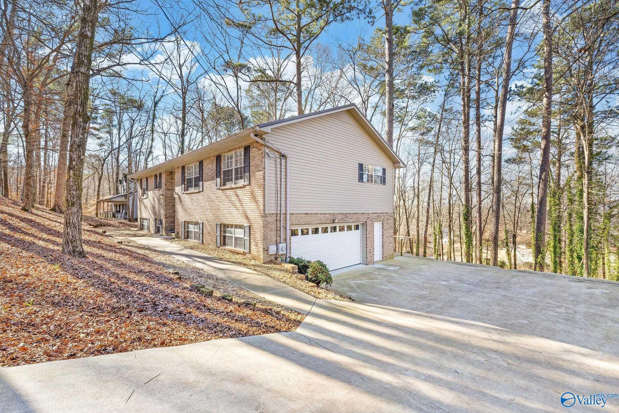3608 Briarwood Lane