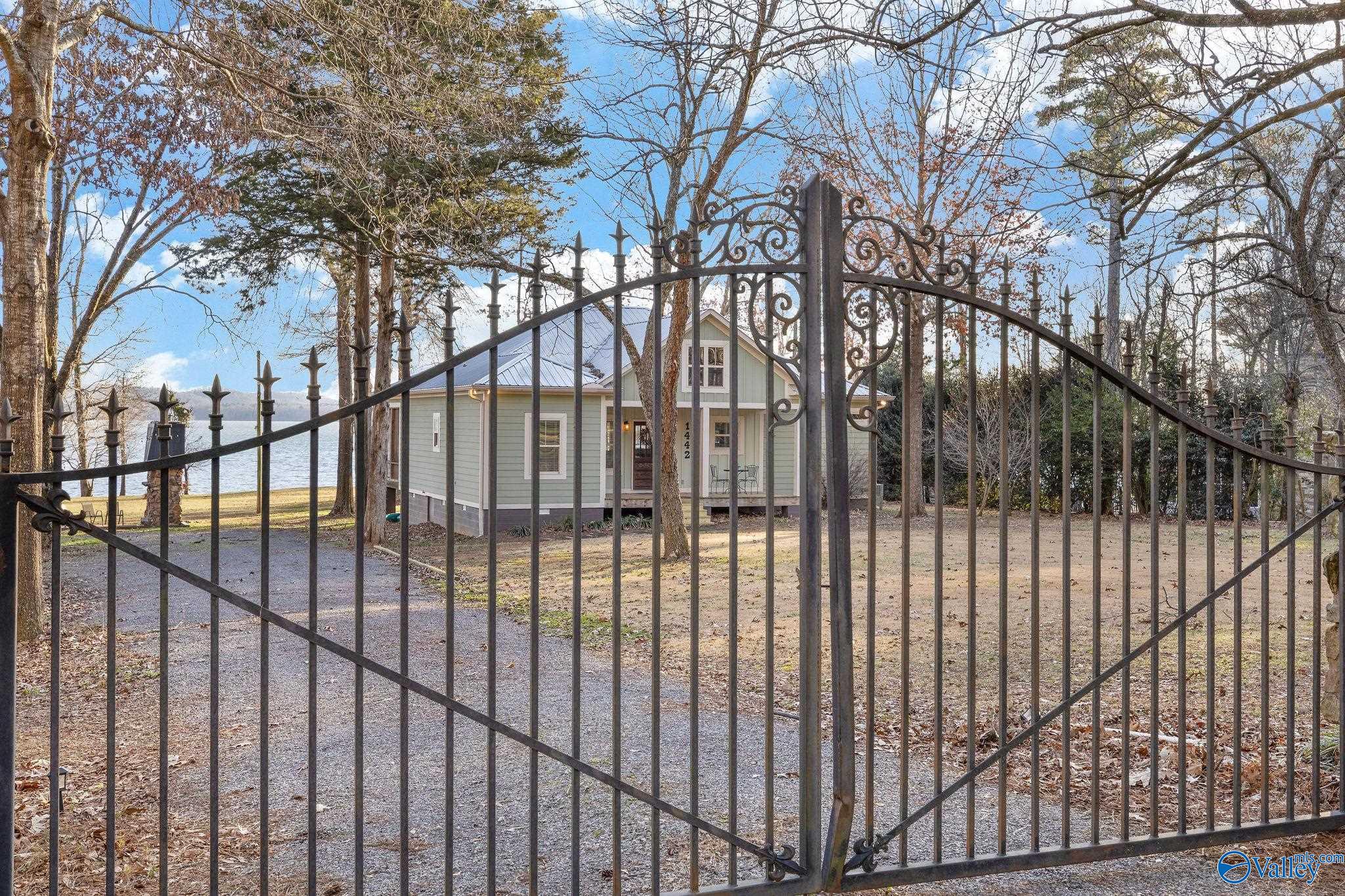 1442 Holiday Shores Road