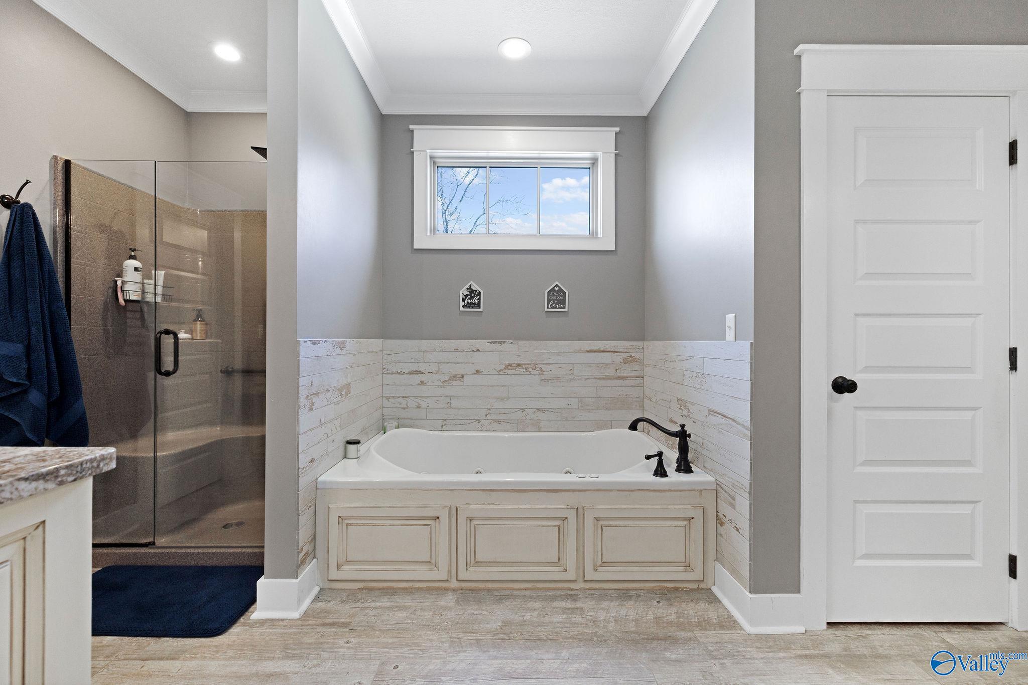 570 Mountain Heights Ridge