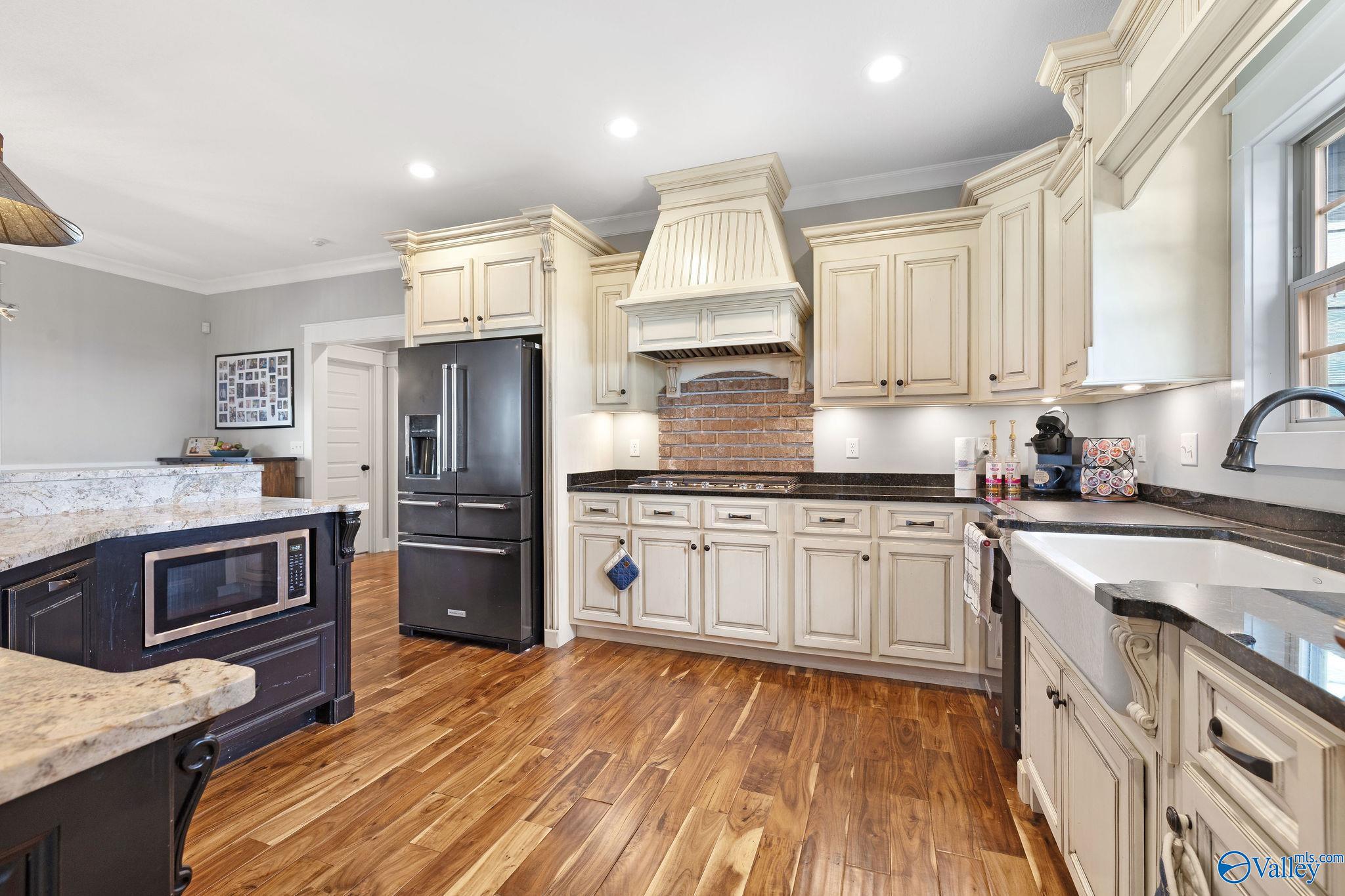 570 Mountain Heights Ridge