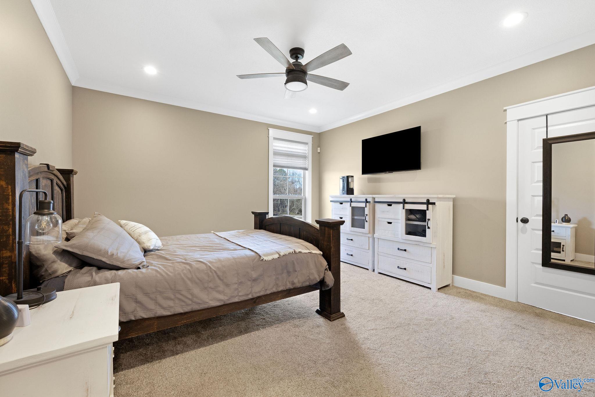 570 Mountain Heights Ridge