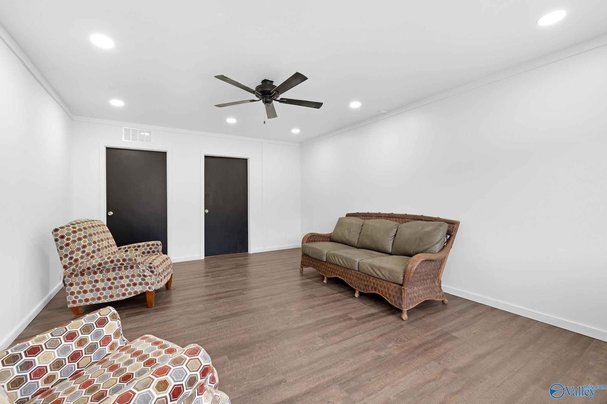 627 Gunter Avenue