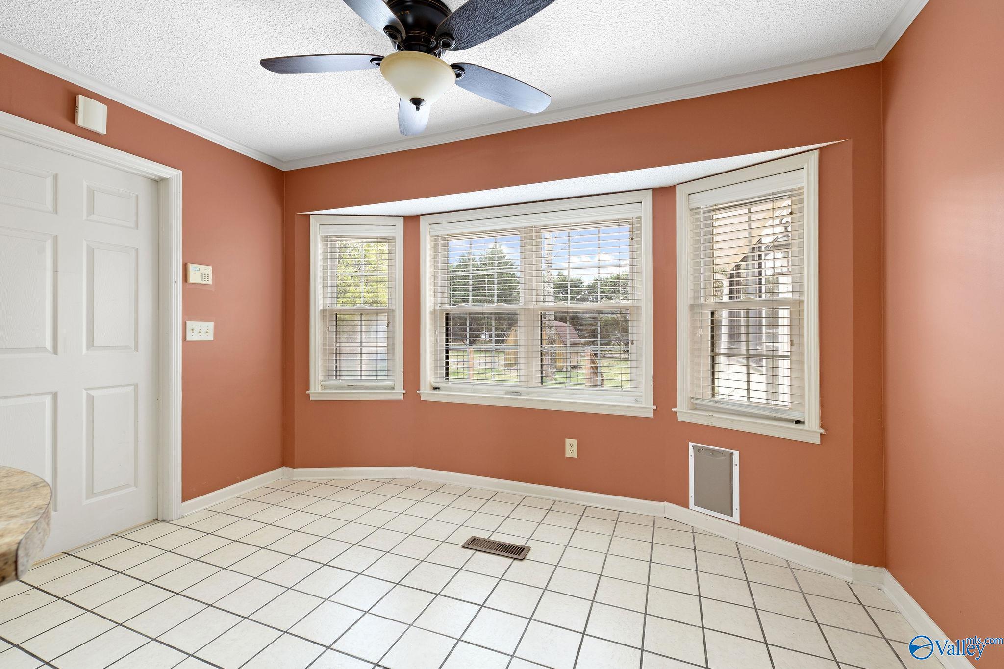 900 Section Line Road