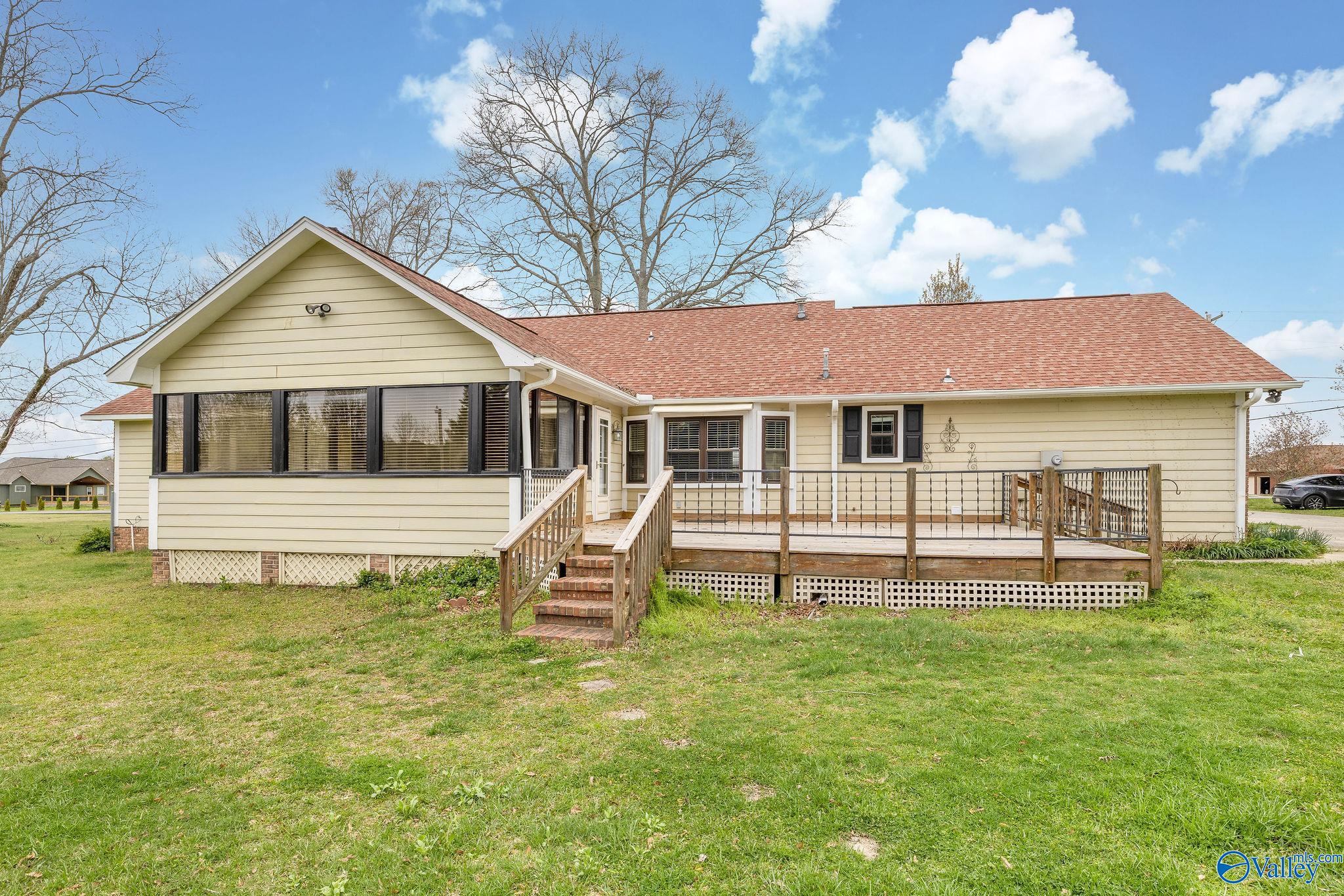 900 Section Line Road