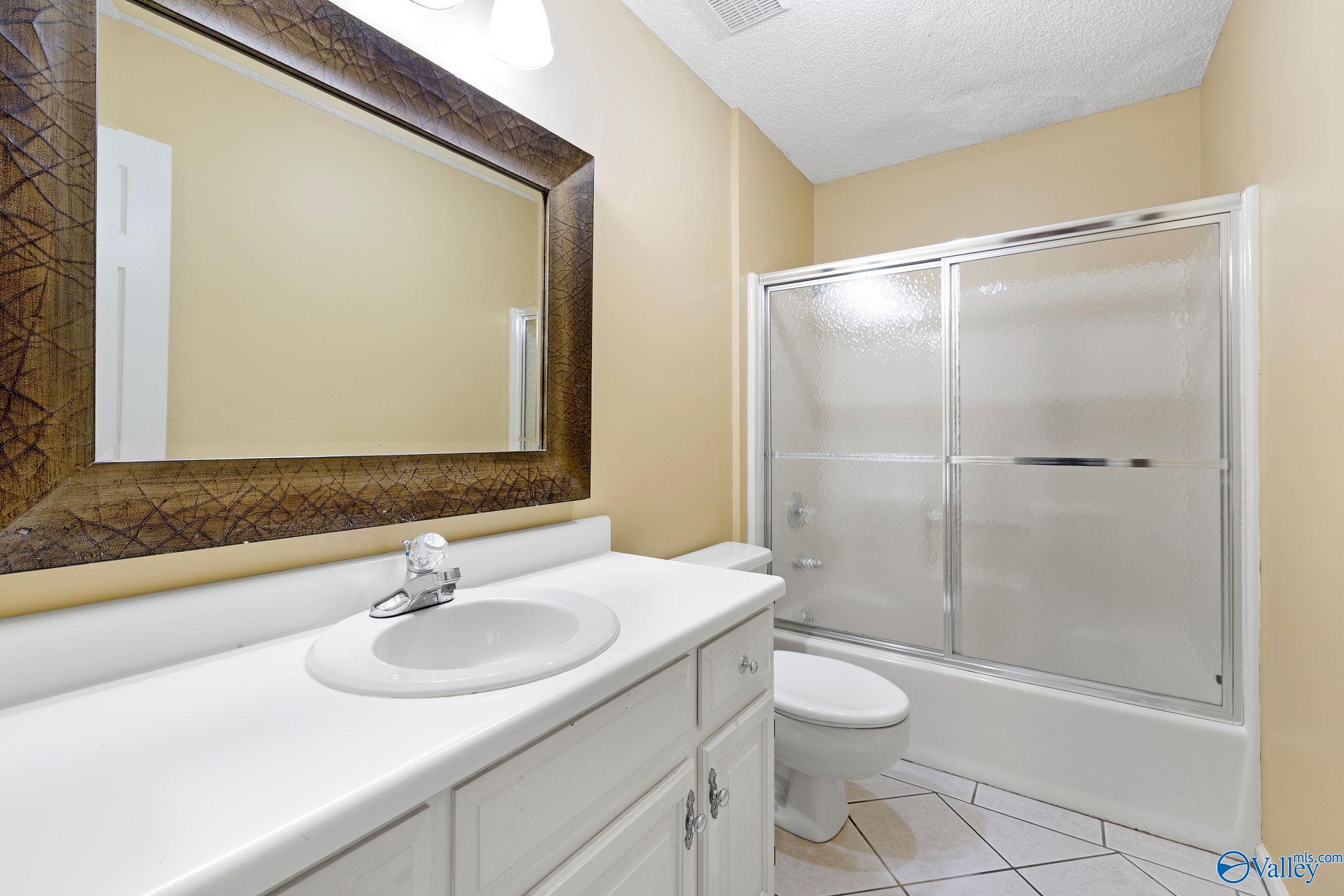 900 Section Line Road