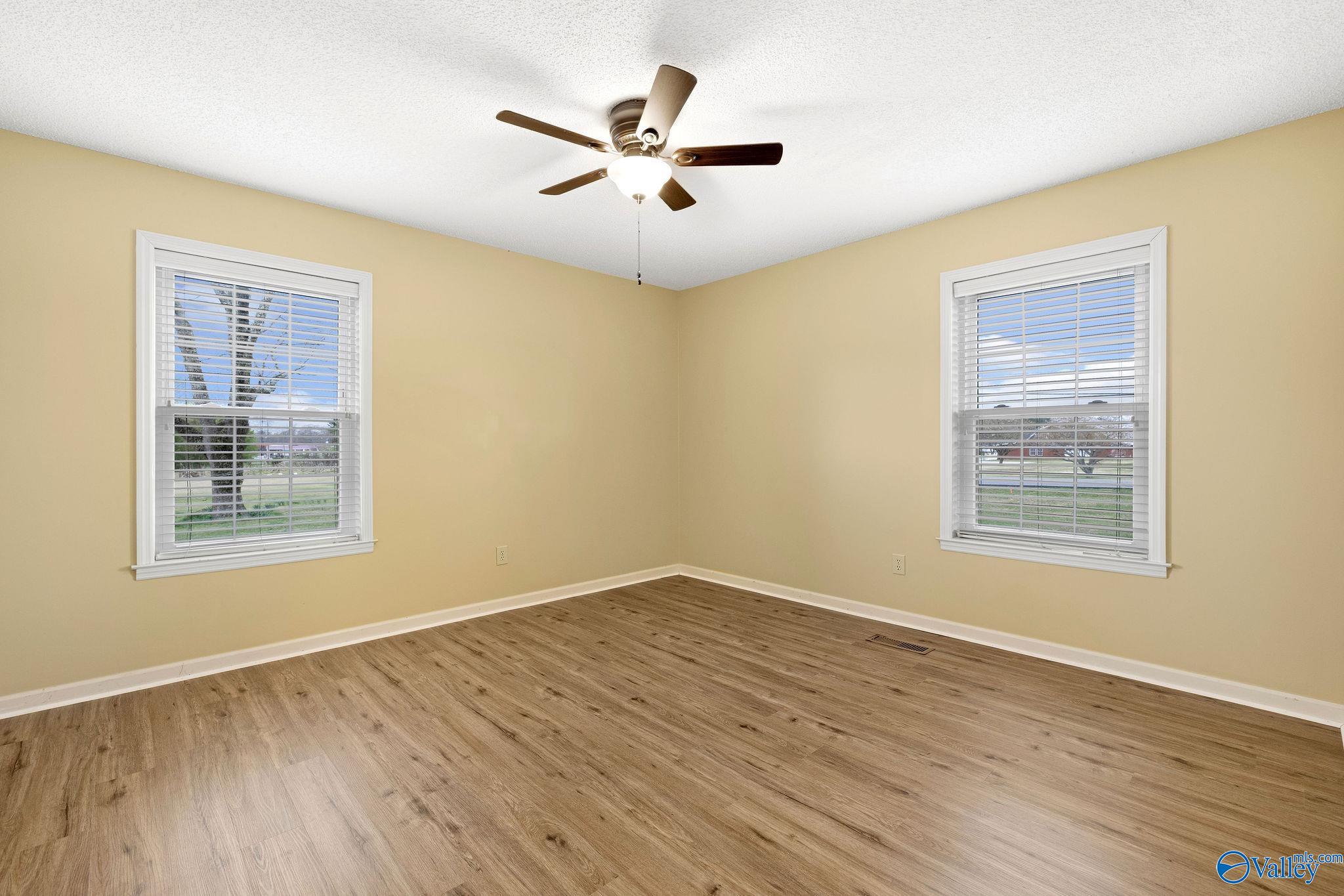 900 Section Line Road