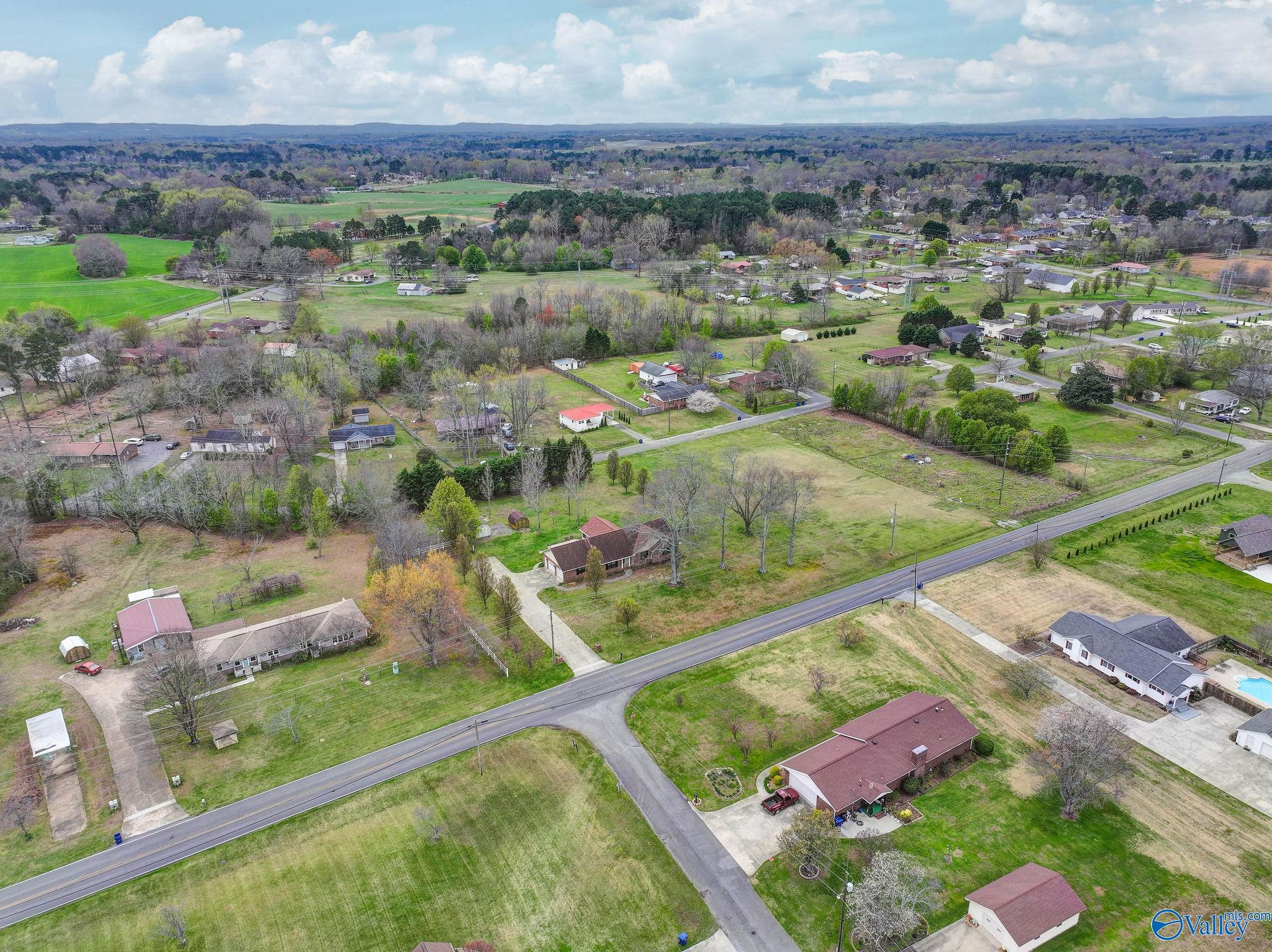 900 Section Line Road